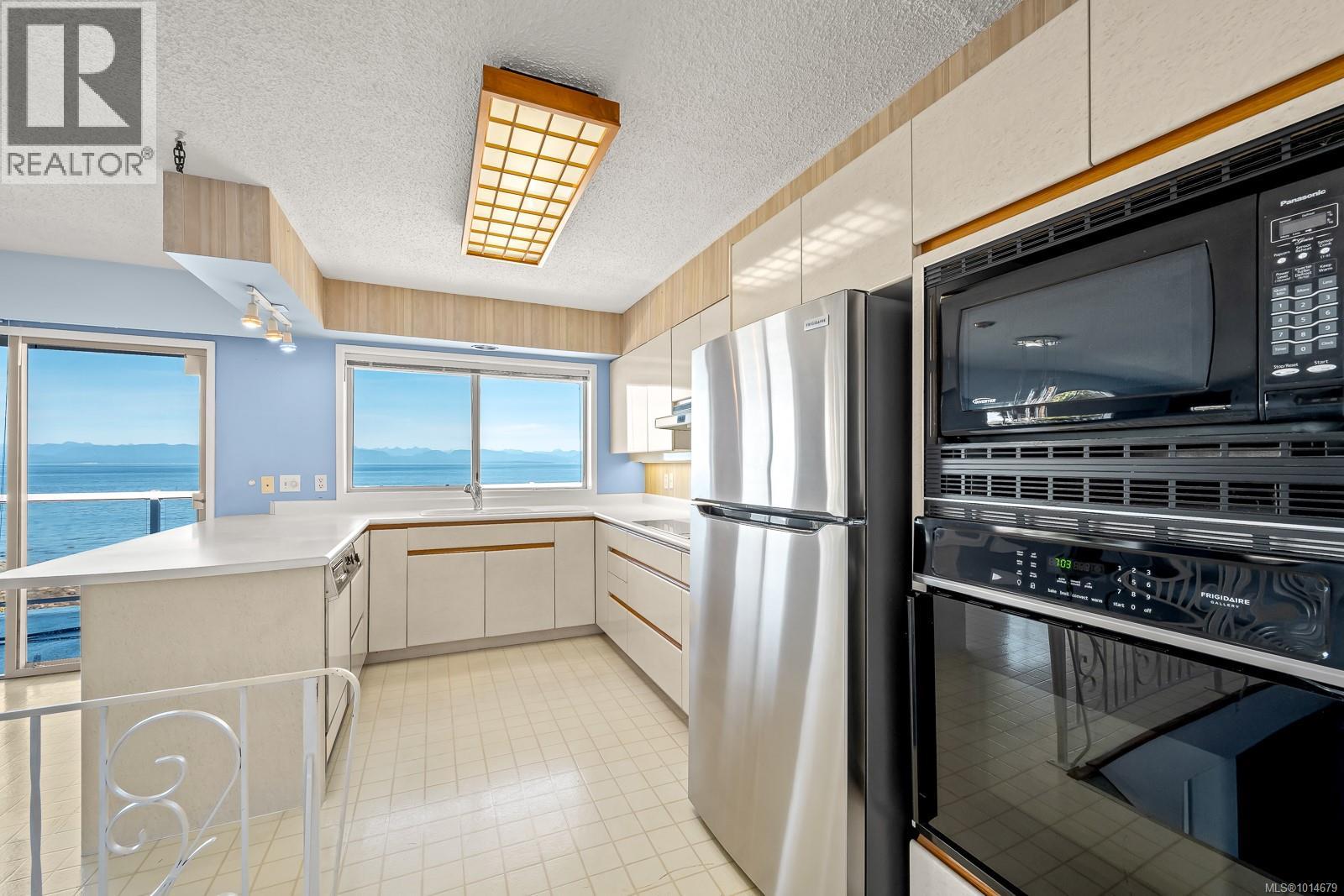 2332 Seabank Rd, Courtenay