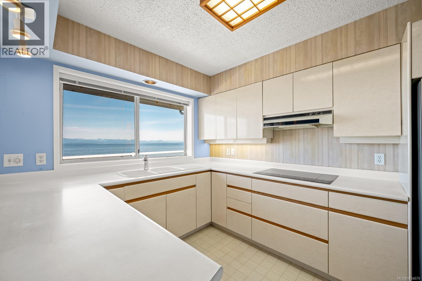 2332 Seabank Rd, Courtenay