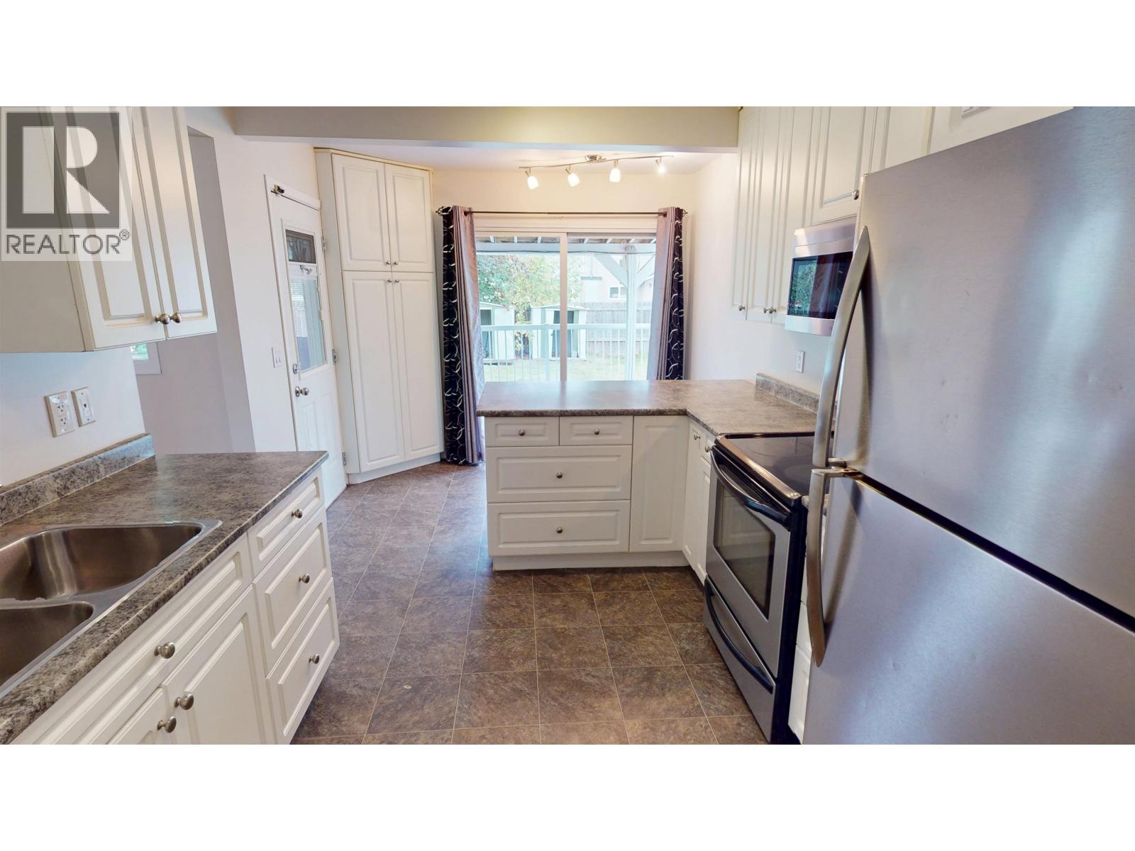 466 WINDER STREET, Quesnel