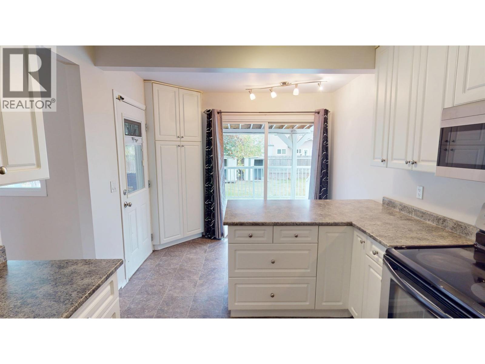 466 WINDER STREET, Quesnel