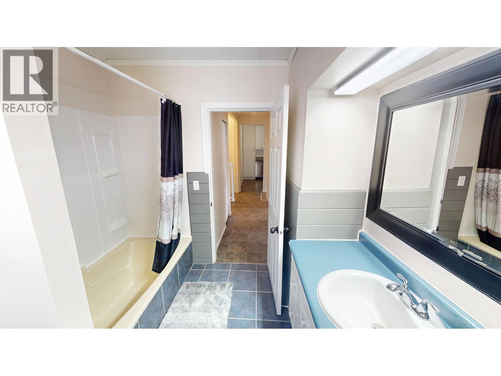 466 WINDER STREET, Quesnel