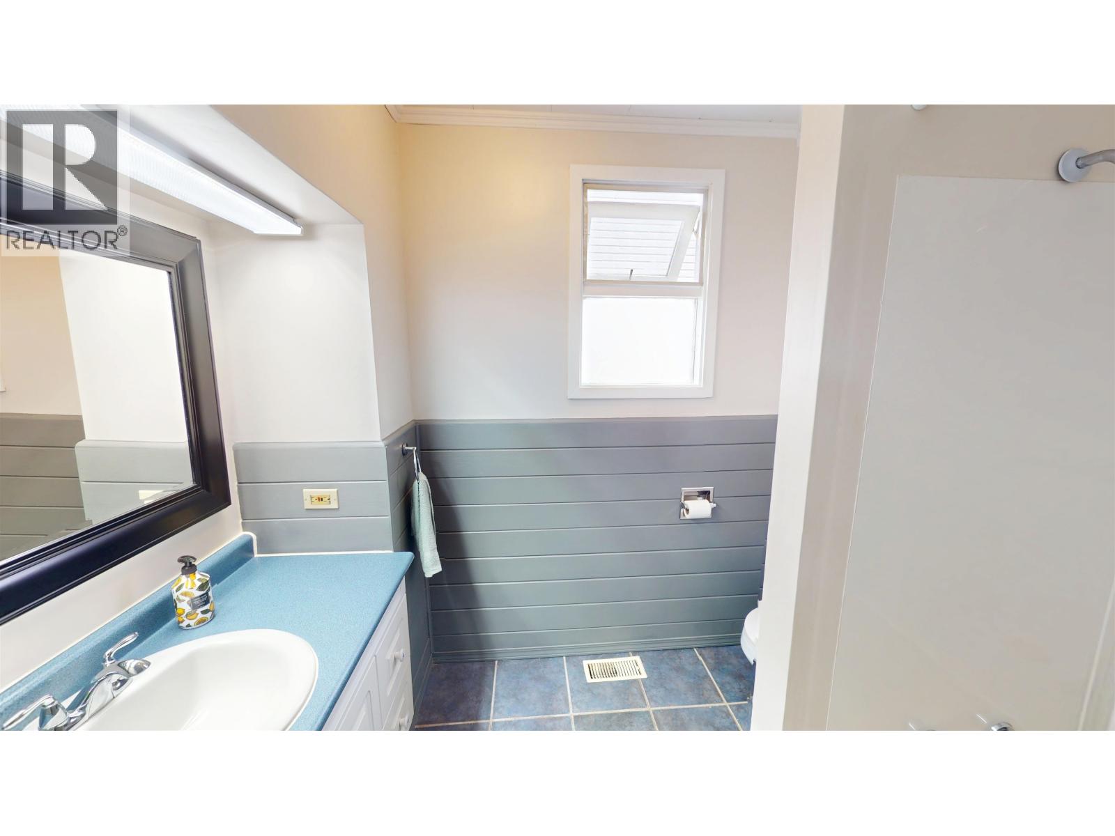 466 WINDER STREET, Quesnel