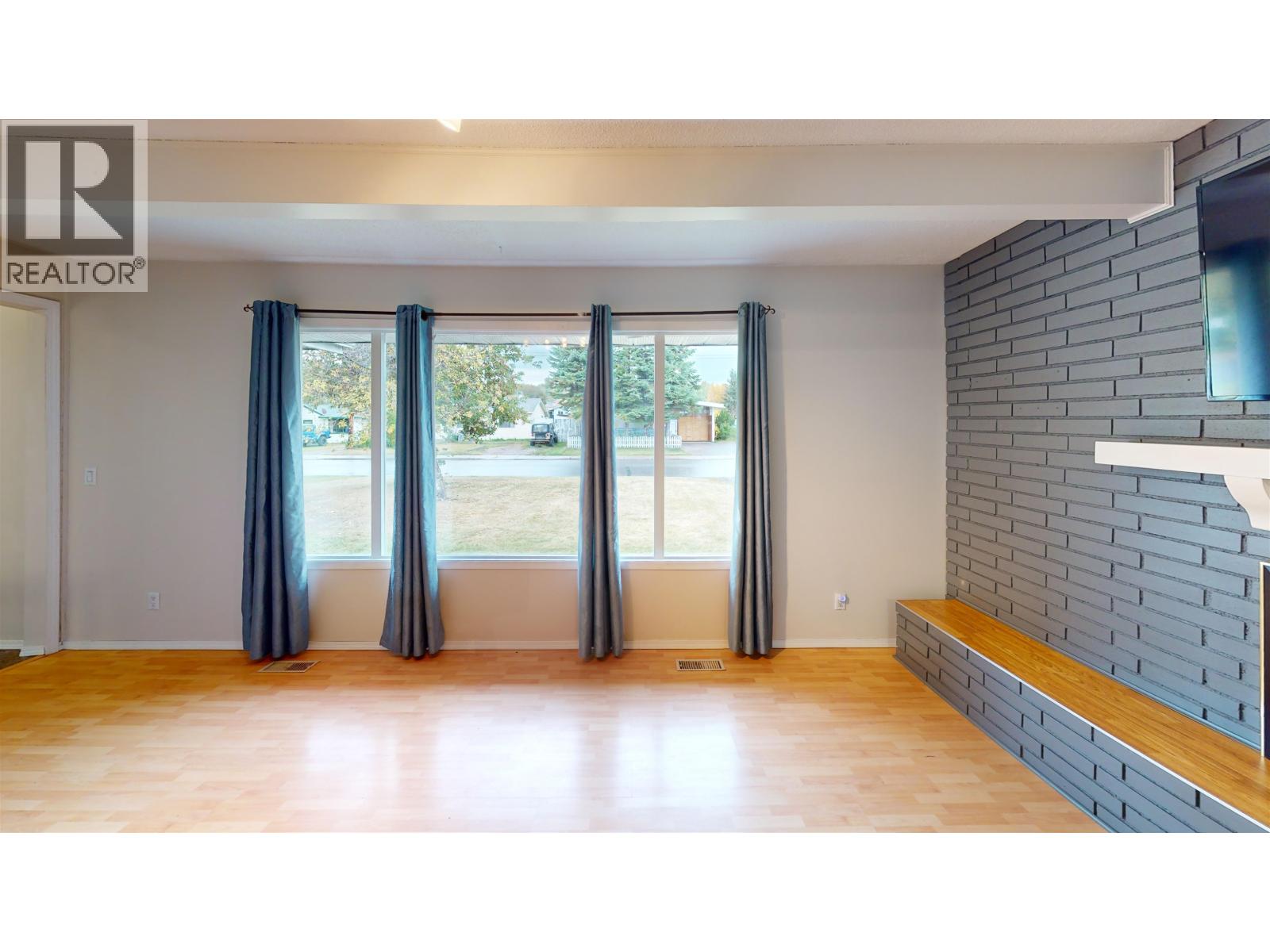 466 WINDER STREET, Quesnel