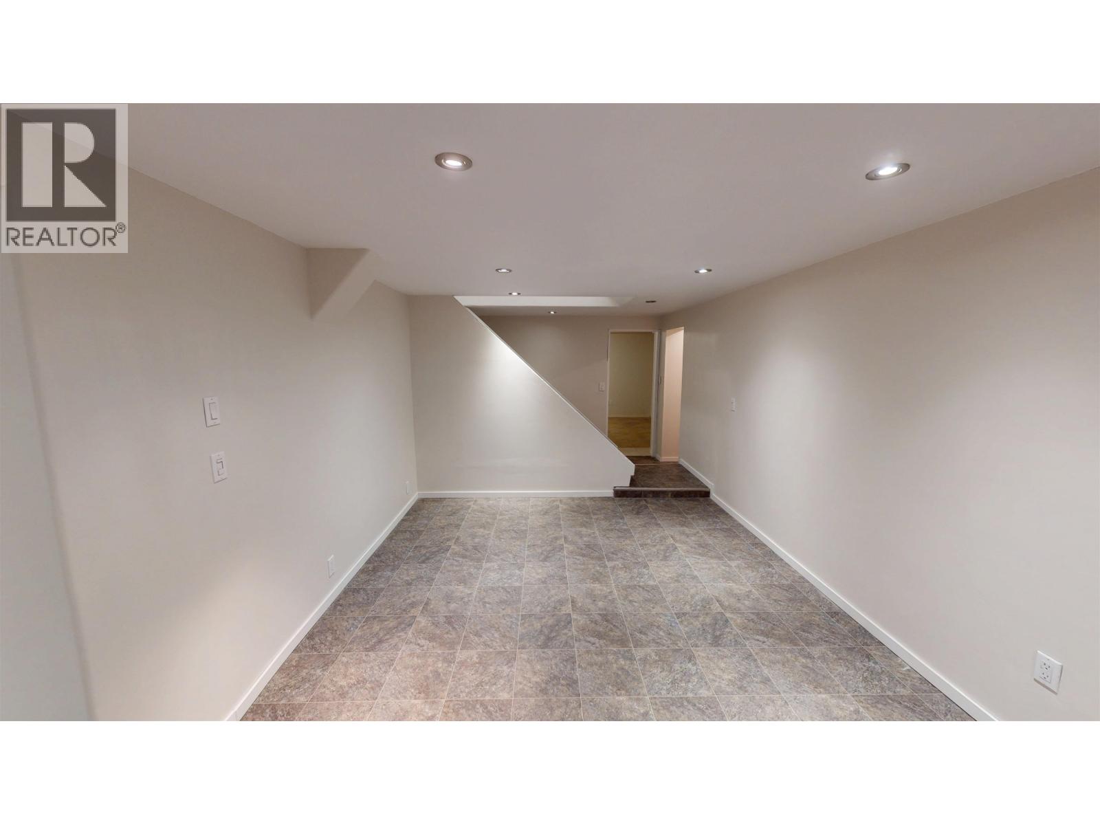 466 WINDER STREET, Quesnel