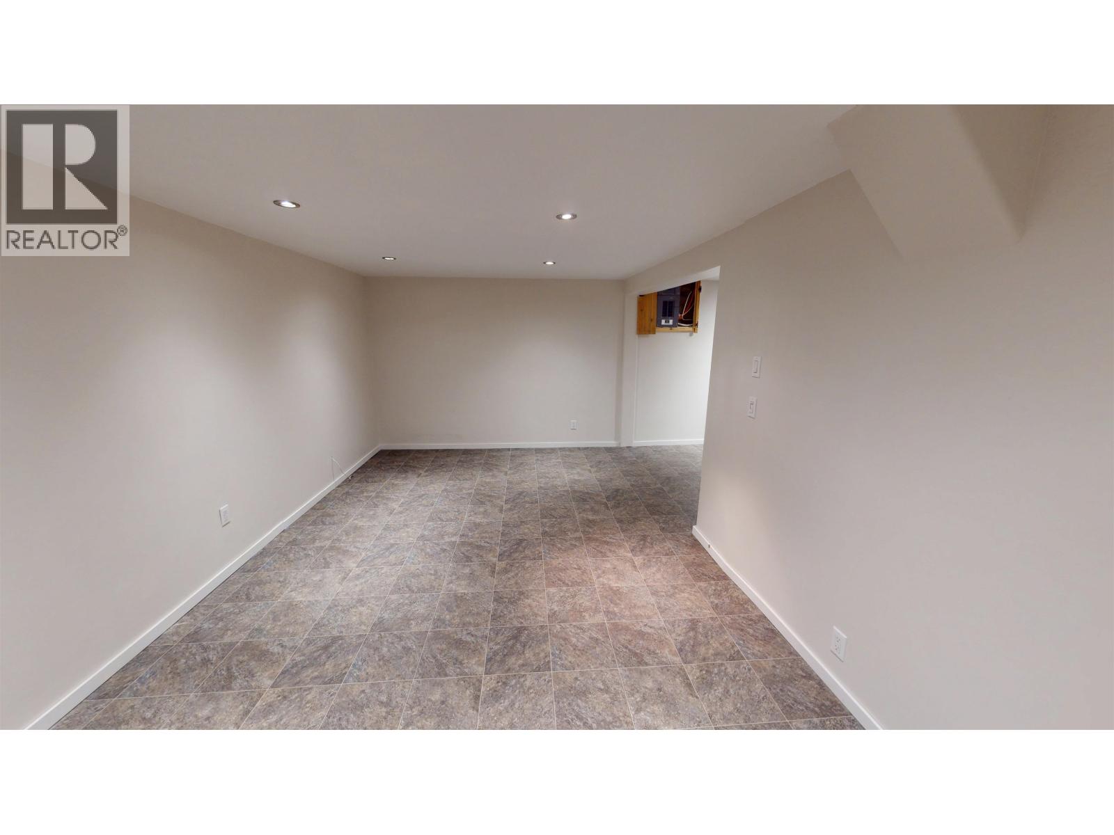 466 WINDER STREET, Quesnel