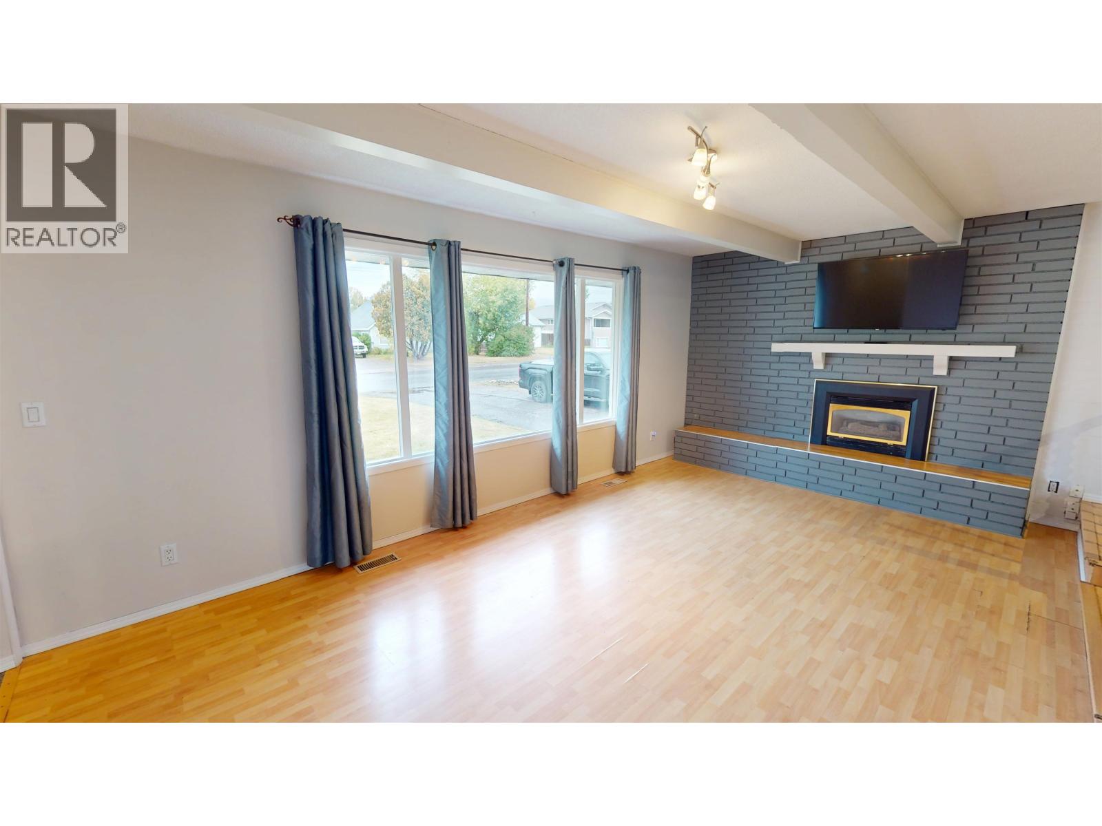 466 WINDER STREET, Quesnel