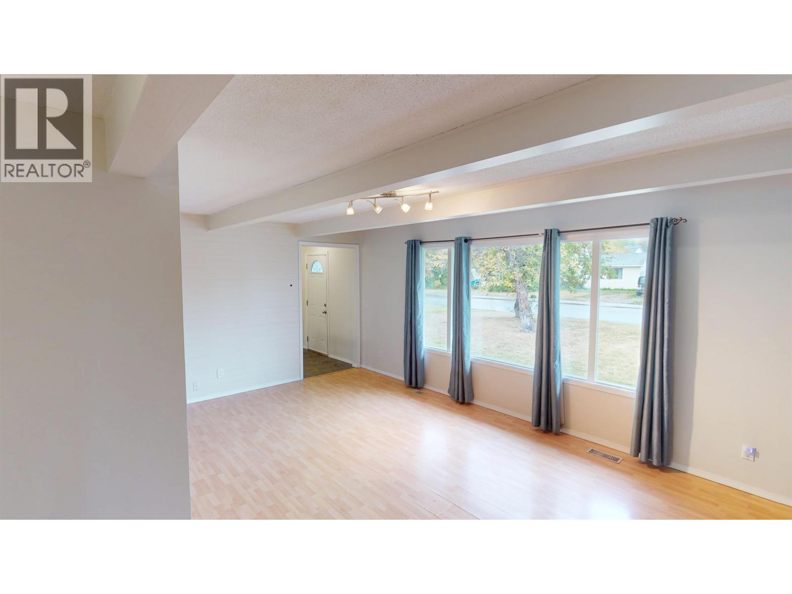 466 WINDER STREET, Quesnel