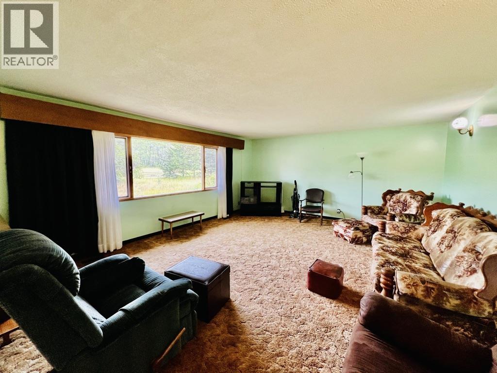 9357 16 HIGHWAY, Telkwa