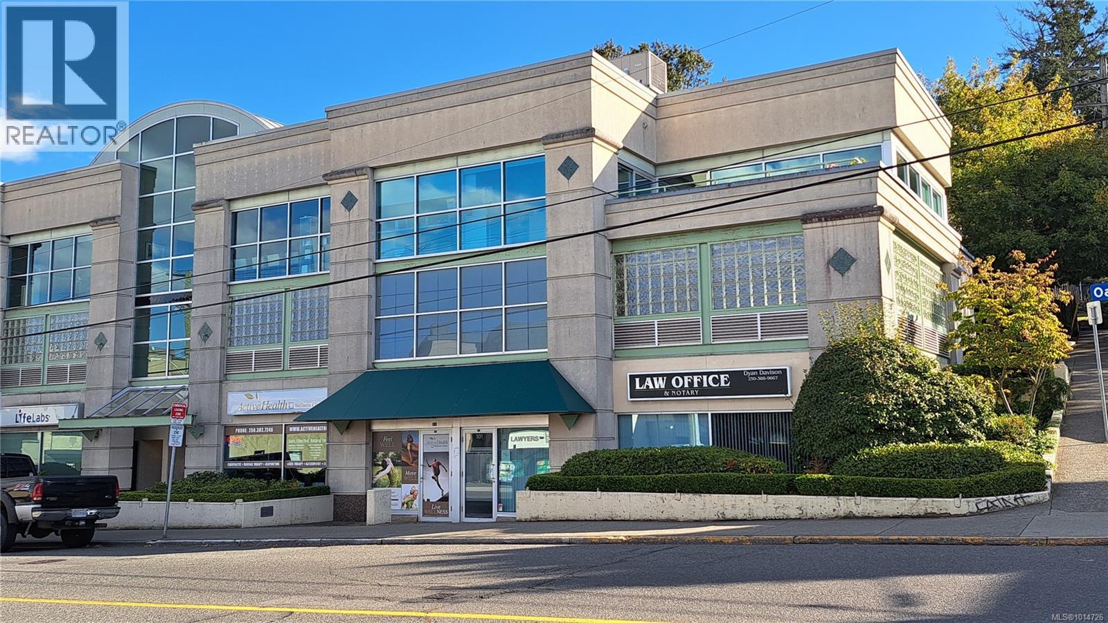 101 1625 Oak Bay Avenue, Victoria
