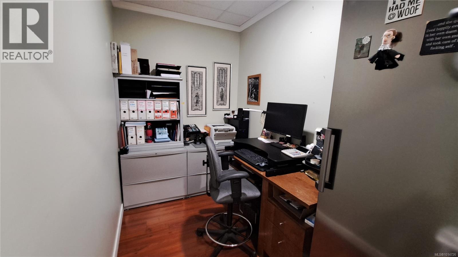 101 1625 Oak Bay Avenue, Victoria