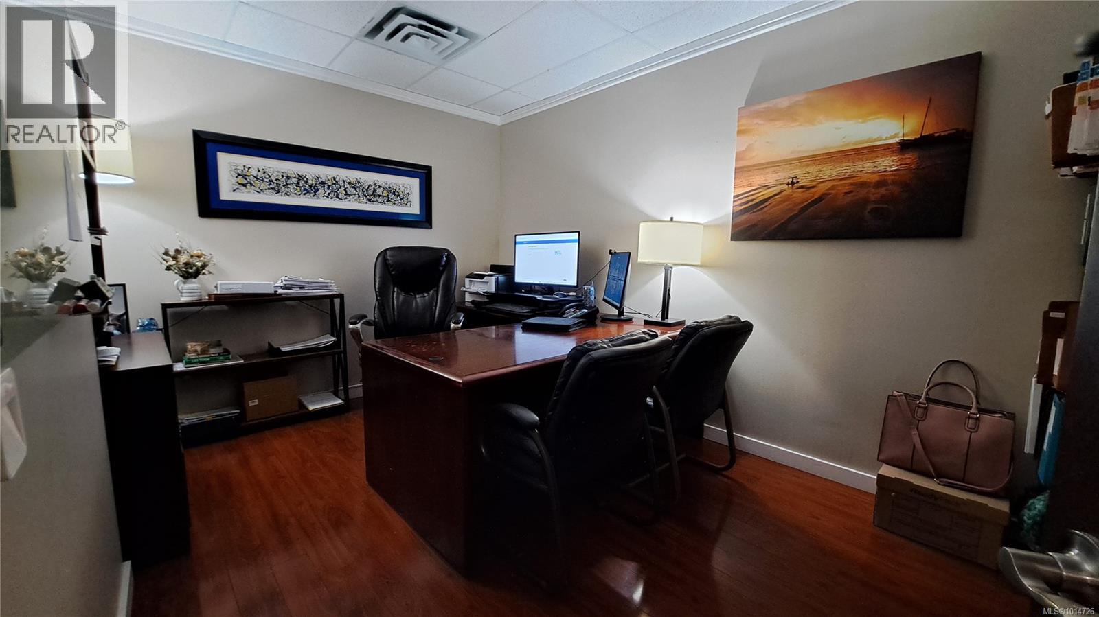 101 1625 Oak Bay Avenue, Victoria