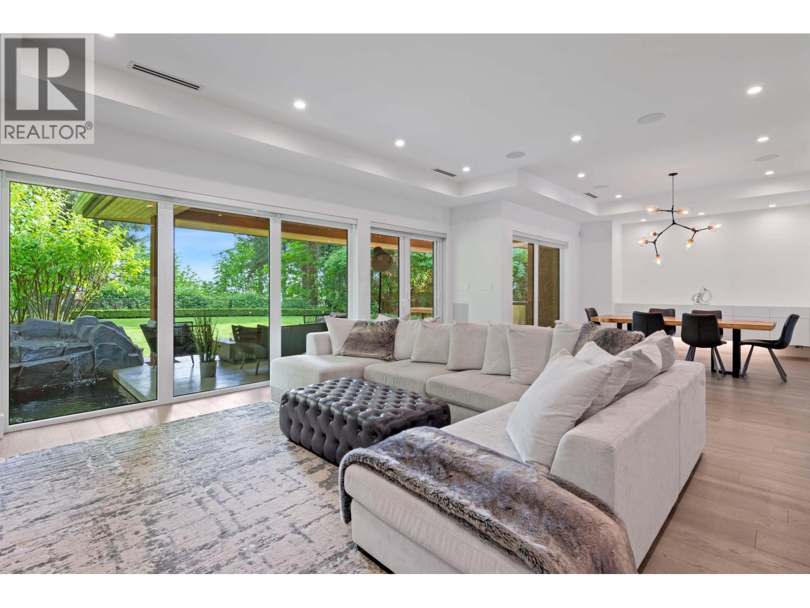 2381 WINDRIDGE DRIVE, North Vancouver