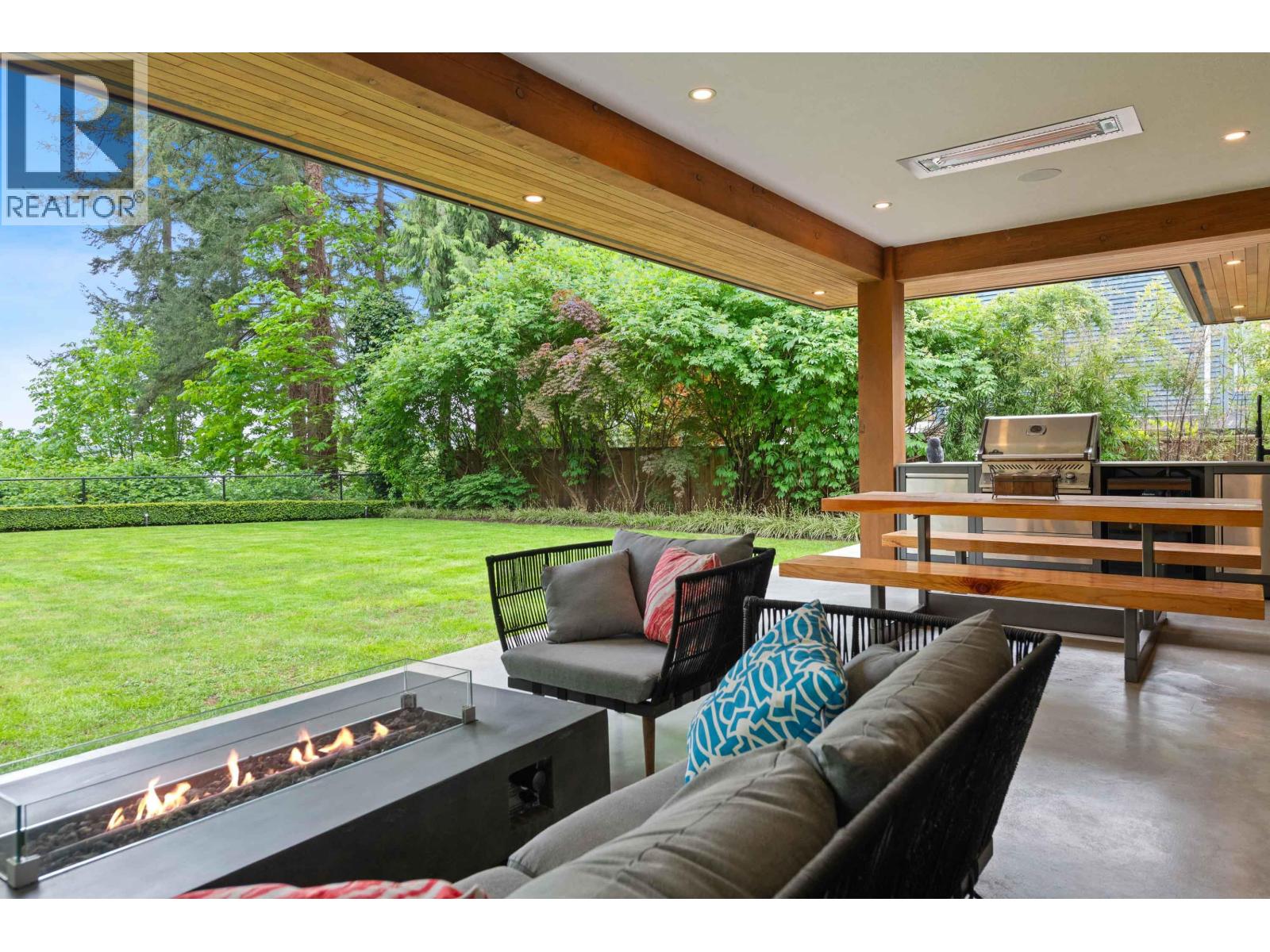 2381 WINDRIDGE DRIVE, North Vancouver