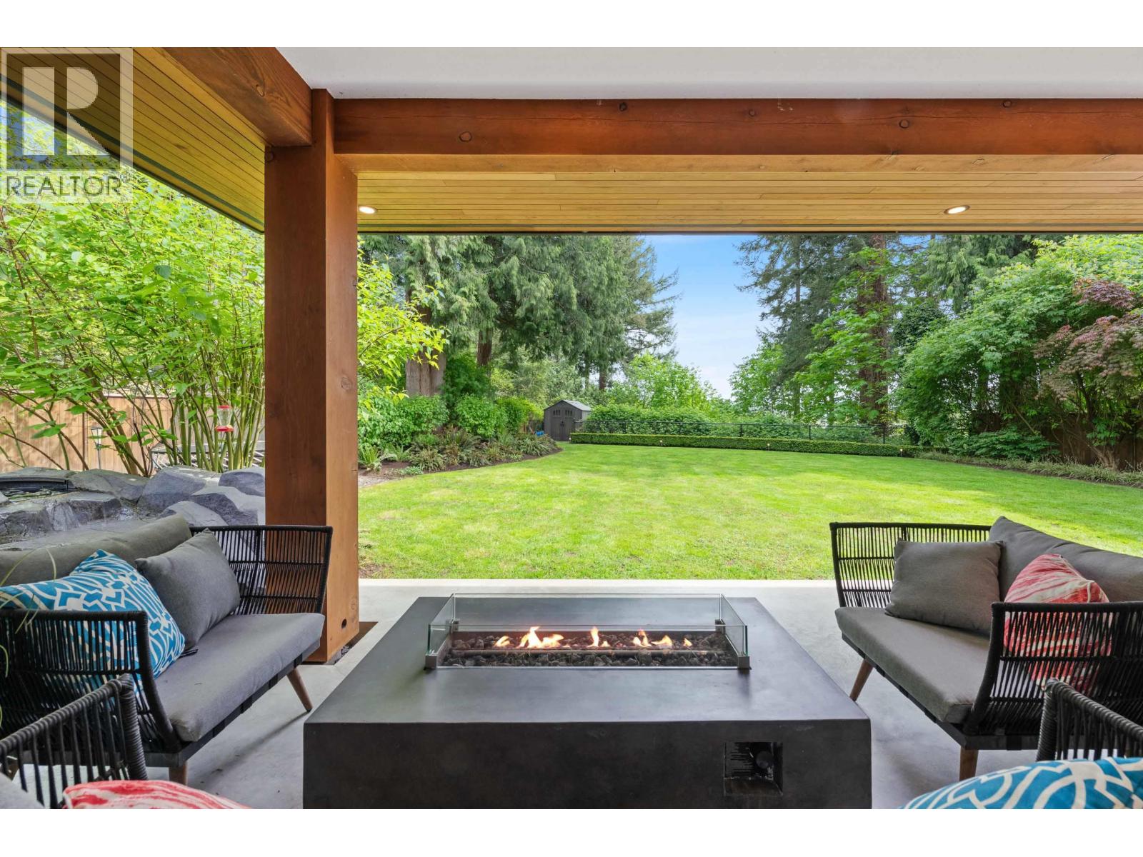 2381 WINDRIDGE DRIVE, North Vancouver