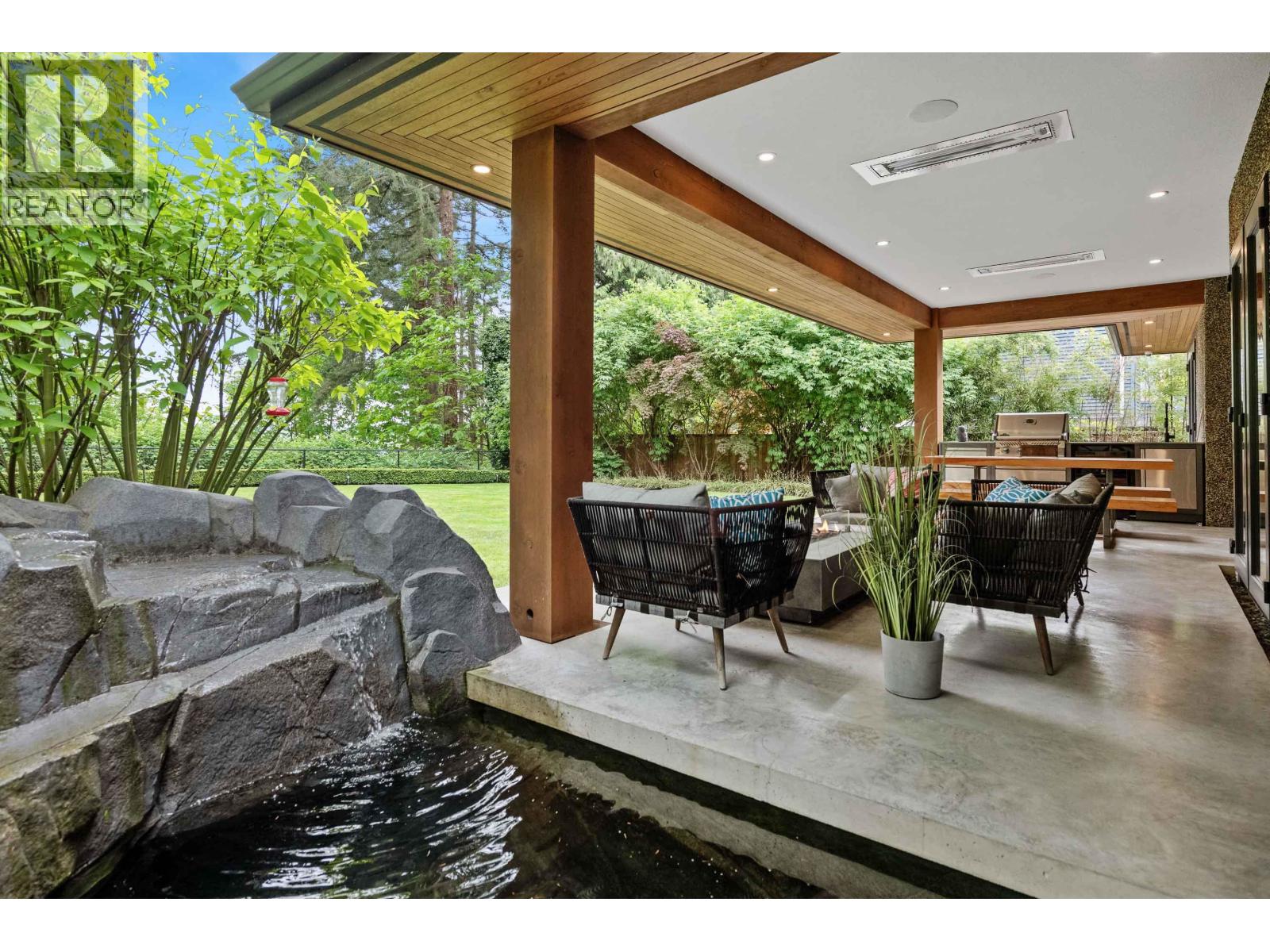 2381 WINDRIDGE DRIVE, North Vancouver