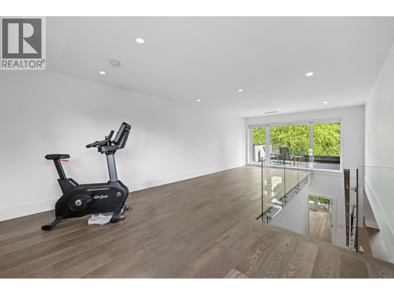 2381 WINDRIDGE DRIVE, North Vancouver