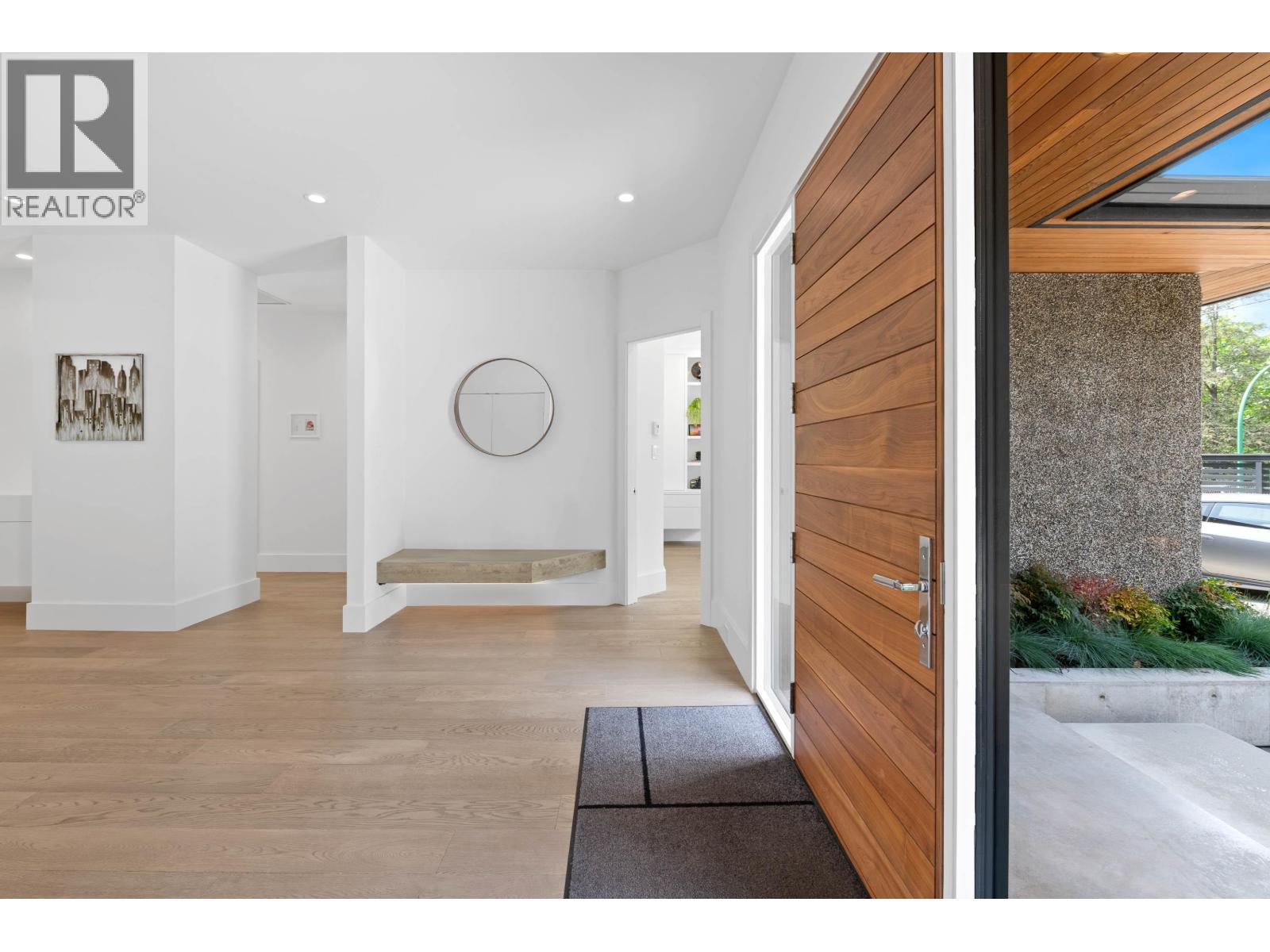 2381 WINDRIDGE DRIVE, North Vancouver