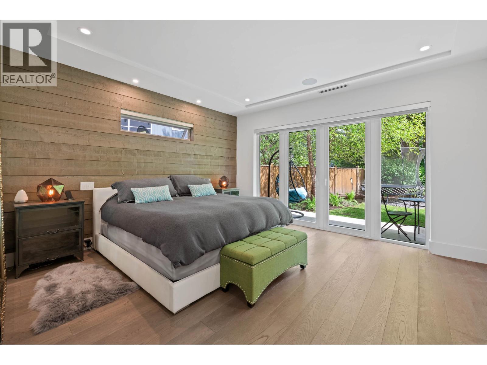 2381 WINDRIDGE DRIVE, North Vancouver