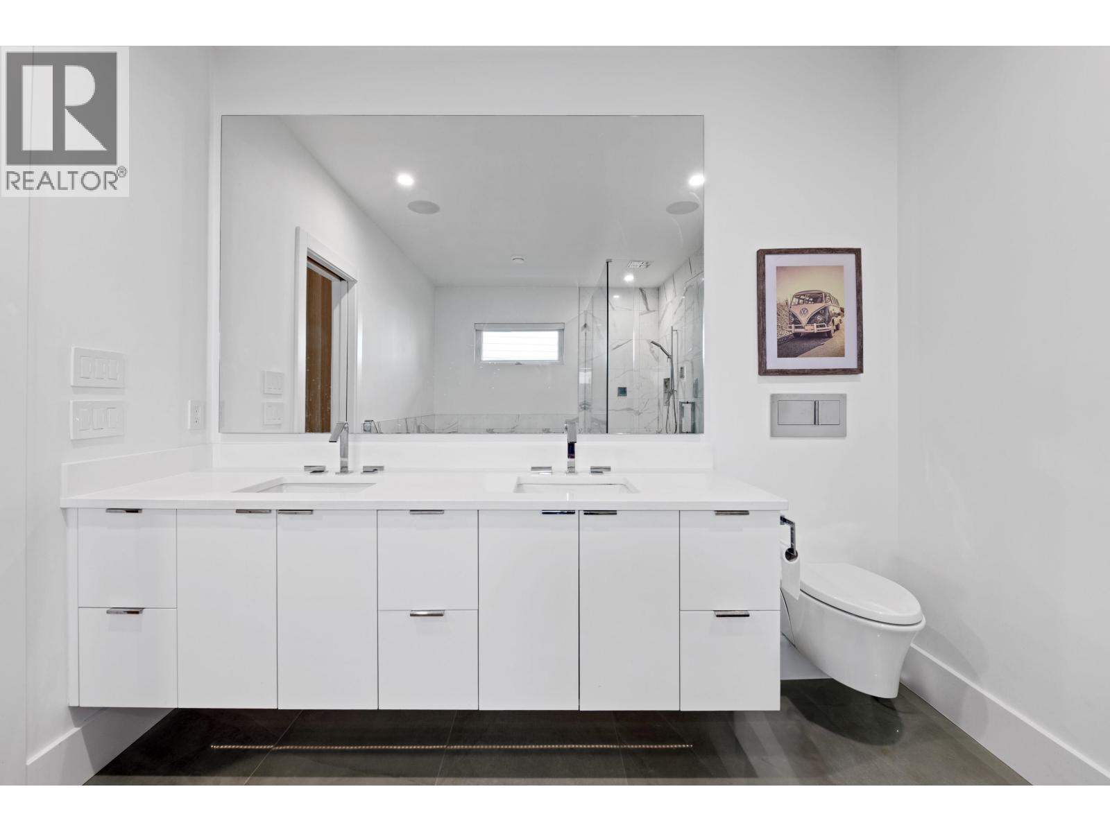 2381 WINDRIDGE DRIVE, North Vancouver