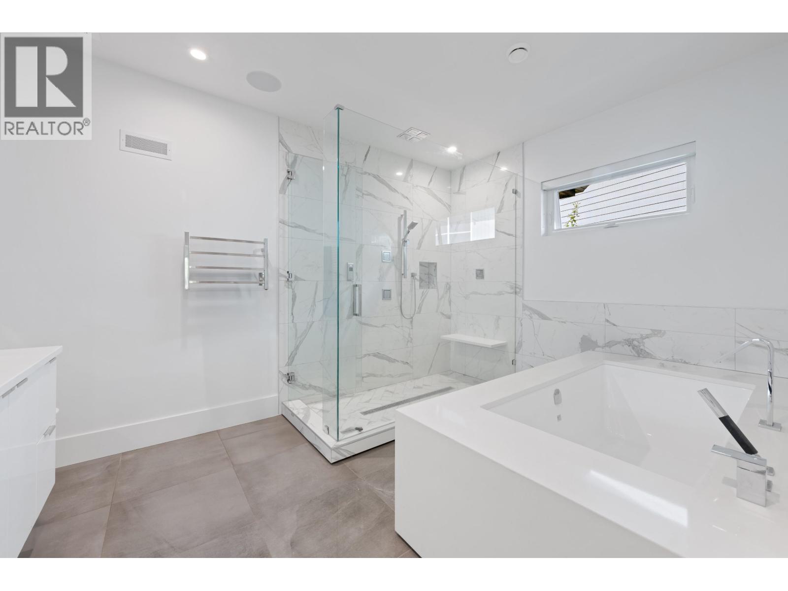 2381 WINDRIDGE DRIVE, North Vancouver