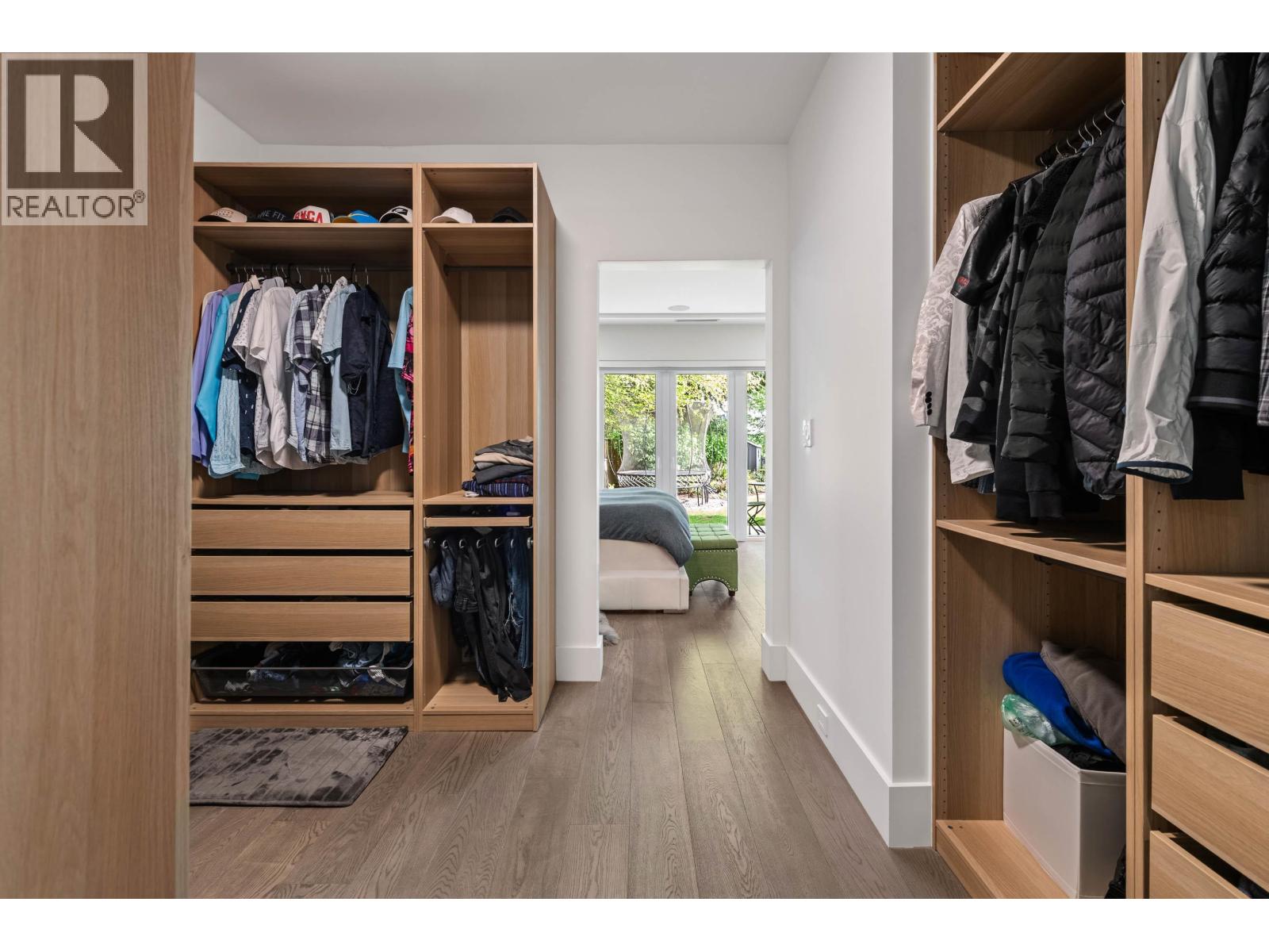 2381 WINDRIDGE DRIVE, North Vancouver