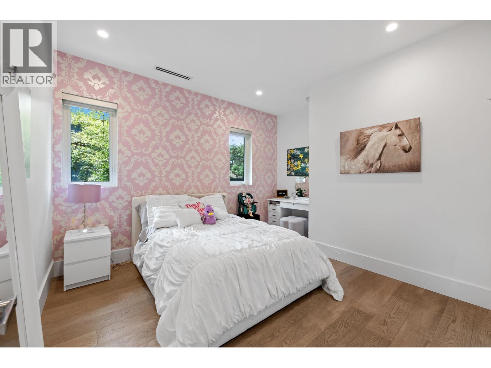 2381 WINDRIDGE DRIVE, North Vancouver