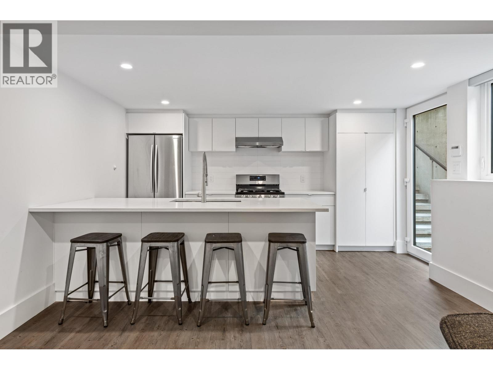 2381 WINDRIDGE DRIVE, North Vancouver