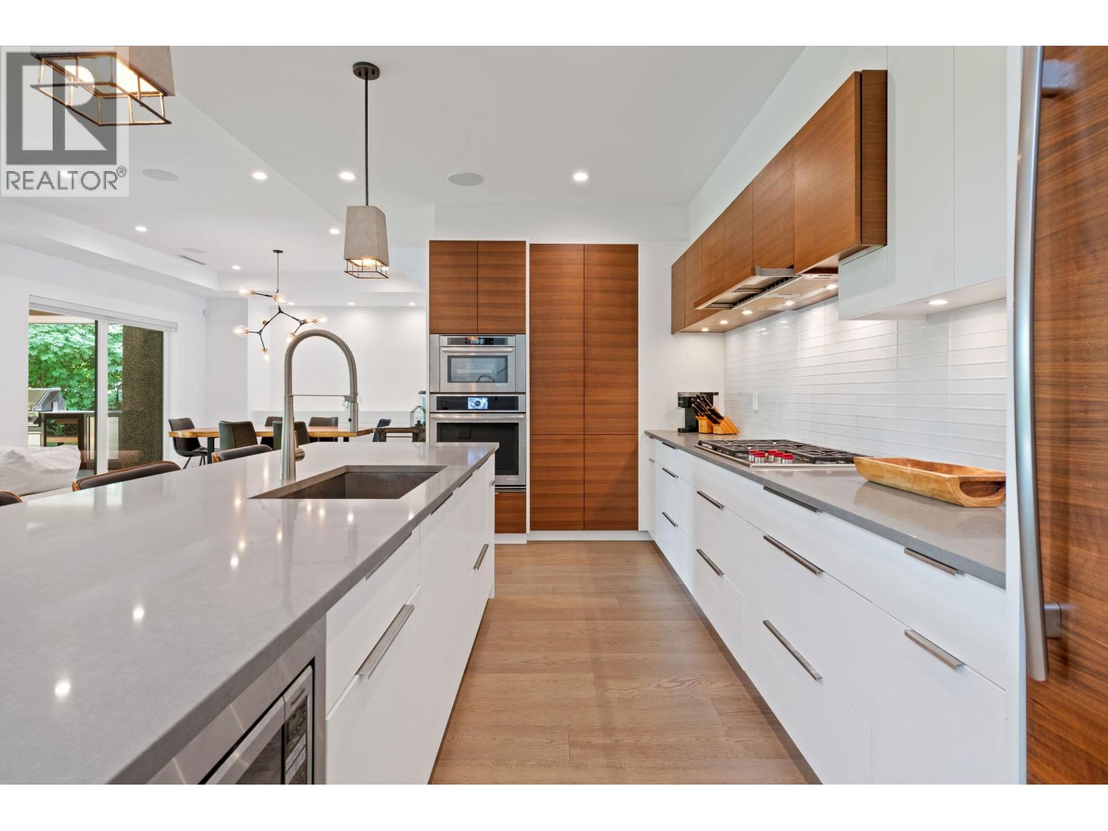 2381 WINDRIDGE DRIVE, North Vancouver