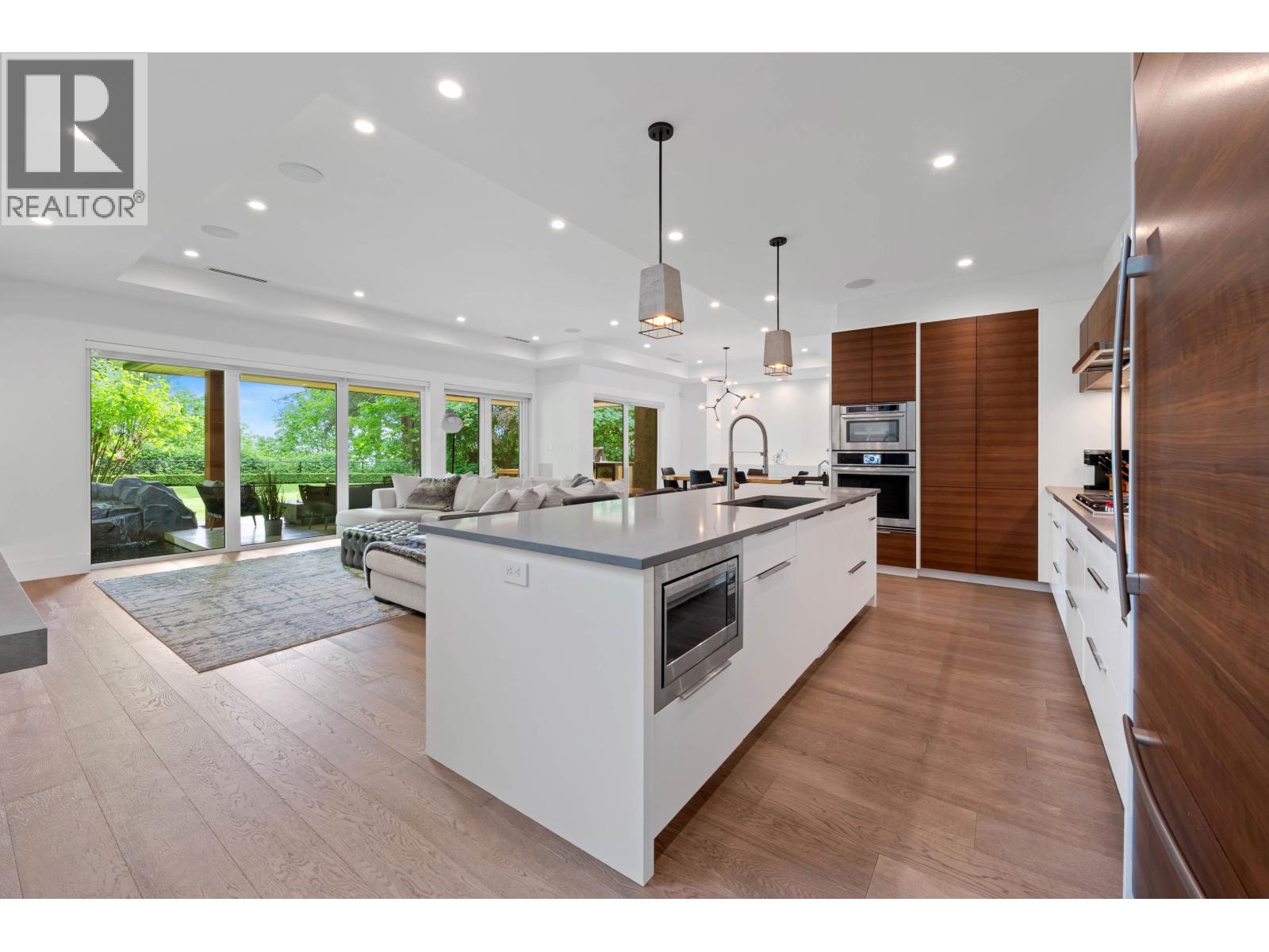 2381 WINDRIDGE DRIVE, North Vancouver