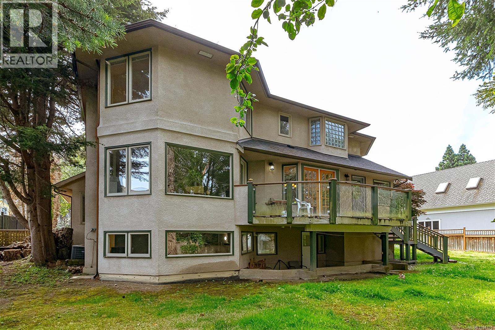  3910 Gibson Court, Saanich
