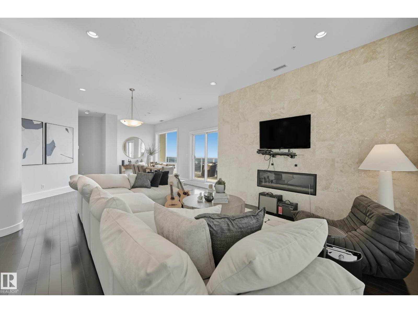 #3502 10152 104 ST NW, Edmonton