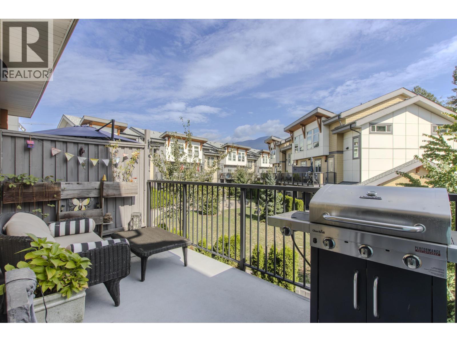 59 39548 LOGGERS LANE, Squamish