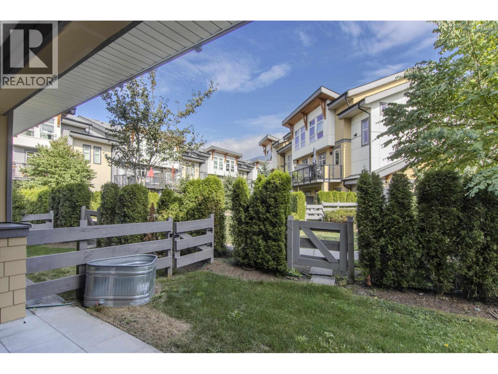 59 39548 LOGGERS LANE, Squamish