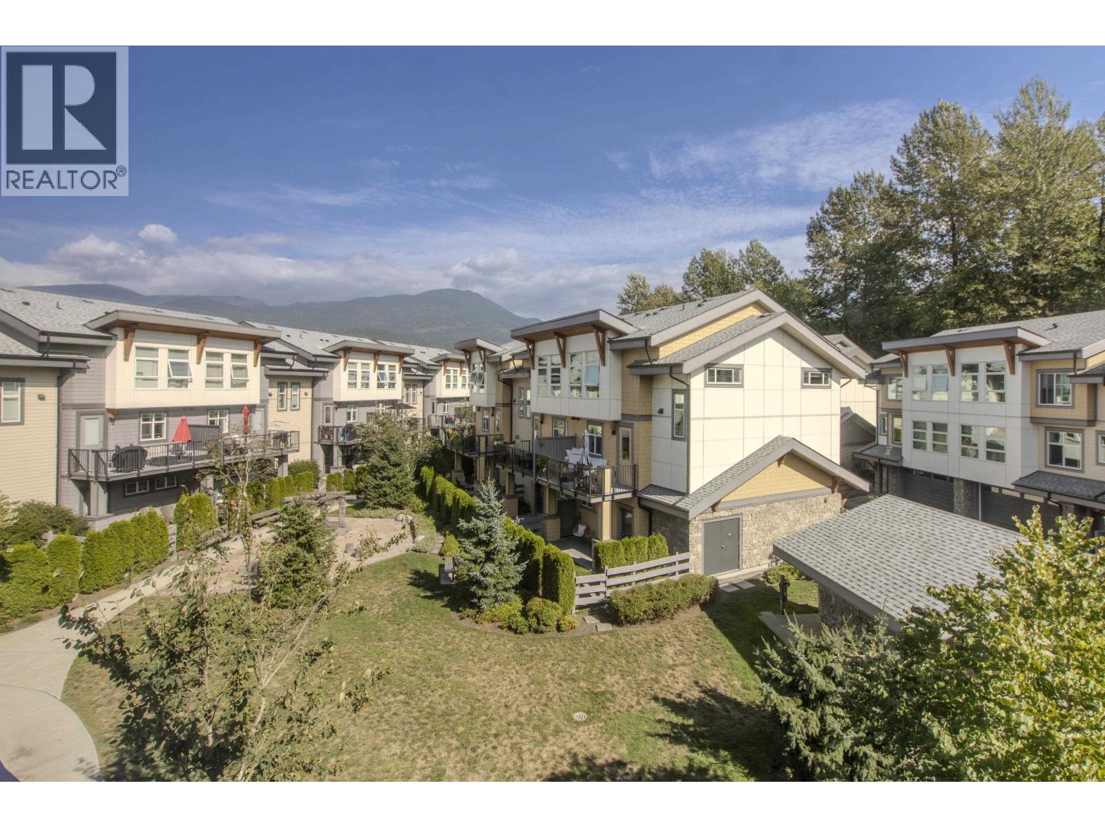 59 39548 LOGGERS LANE, Squamish