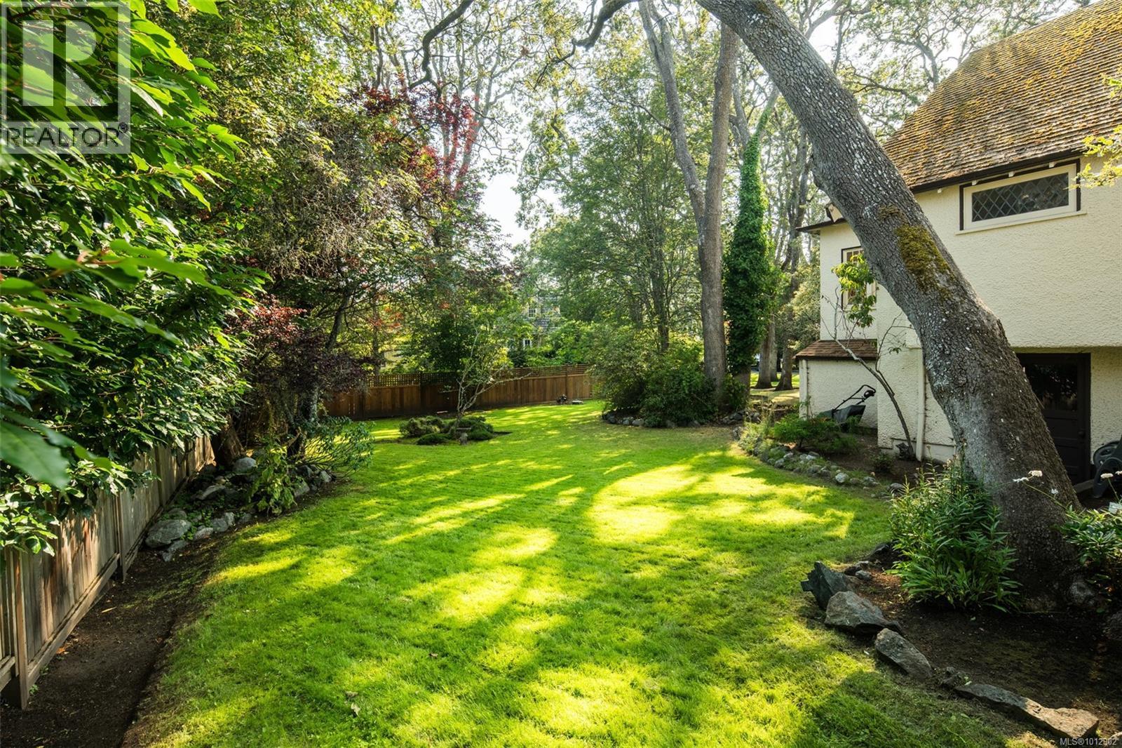 3375 Weald Rd, Oak Bay