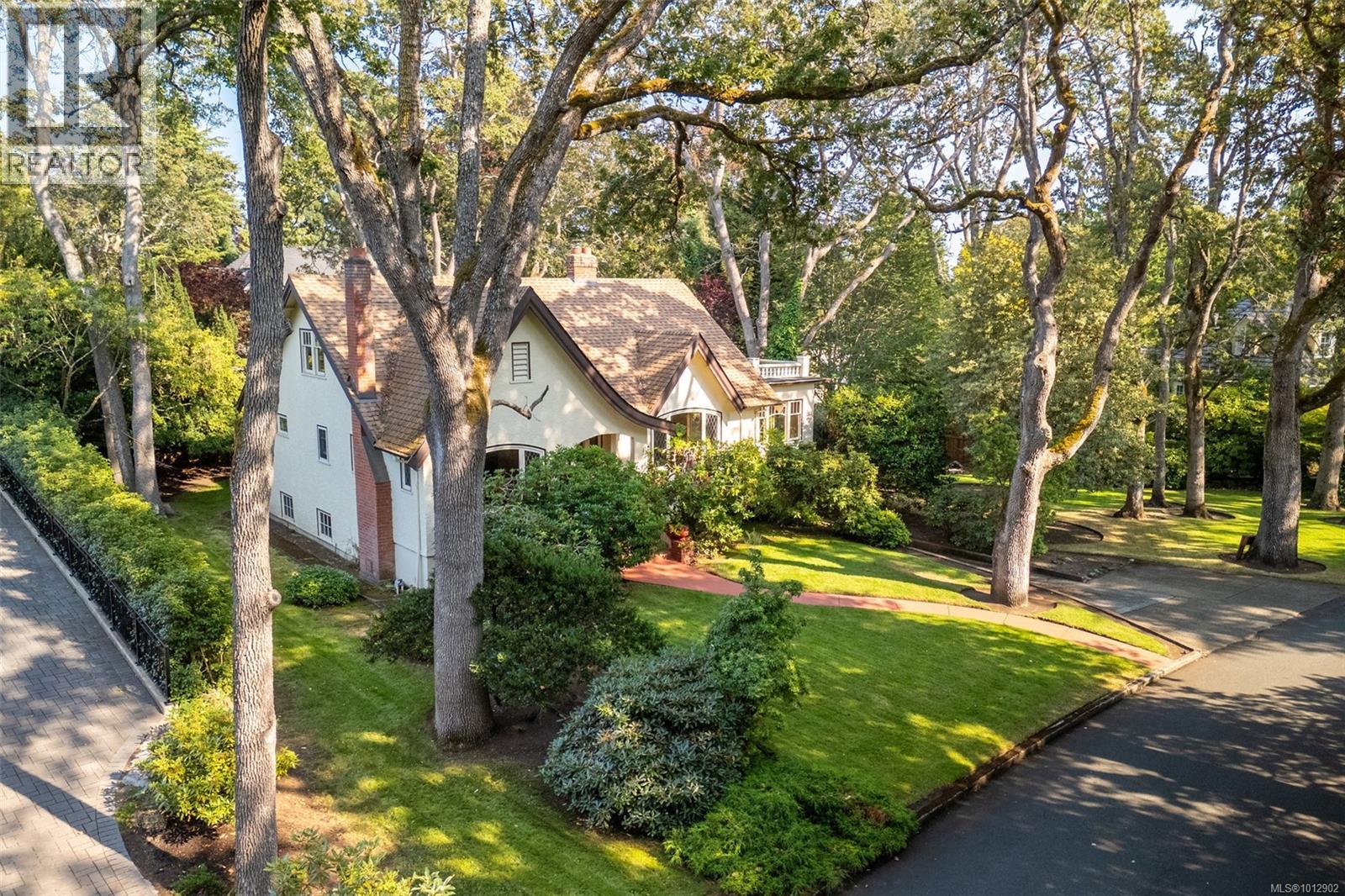 3375 Weald Rd, Oak Bay