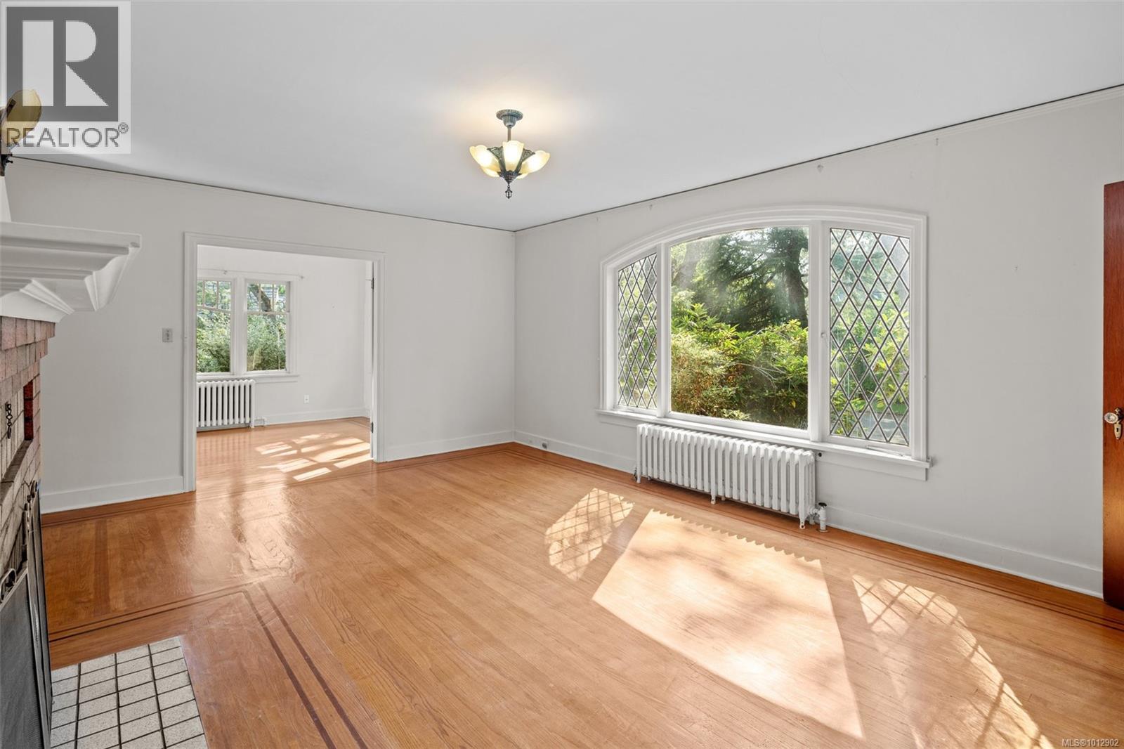 3375 Weald Rd, Oak Bay