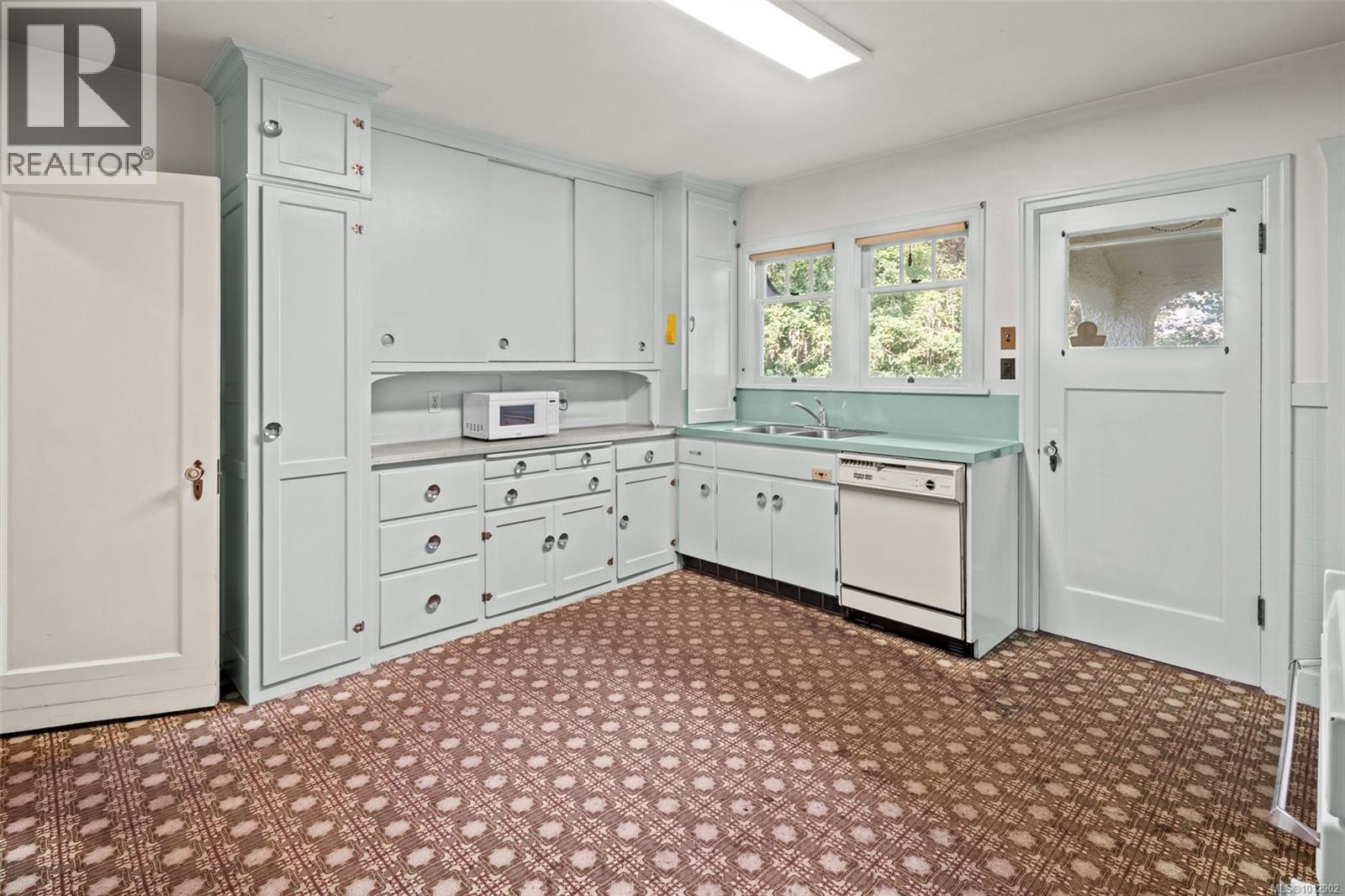 3375 Weald Rd, Oak Bay