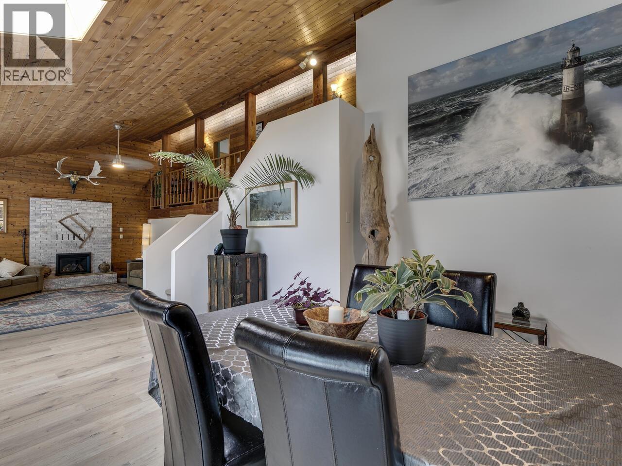 2111 MAMQUAM ROAD, Squamish