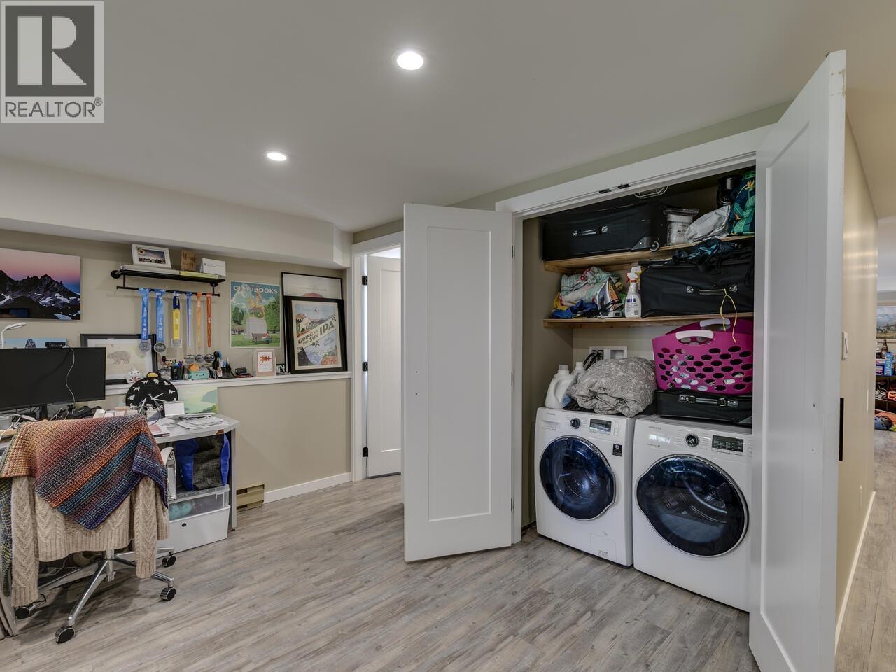 2111 MAMQUAM ROAD, Squamish