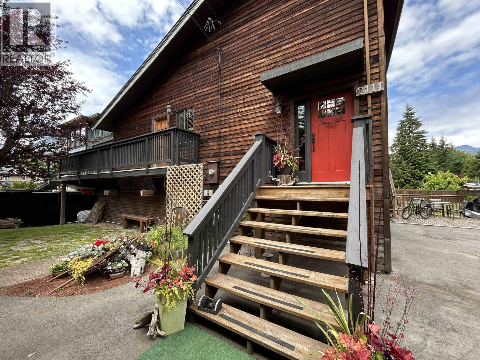 2111 MAMQUAM ROAD, Squamish
