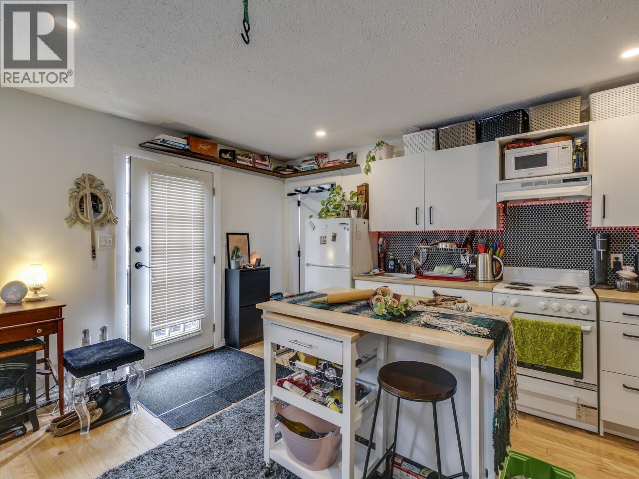 2111 MAMQUAM ROAD, Squamish