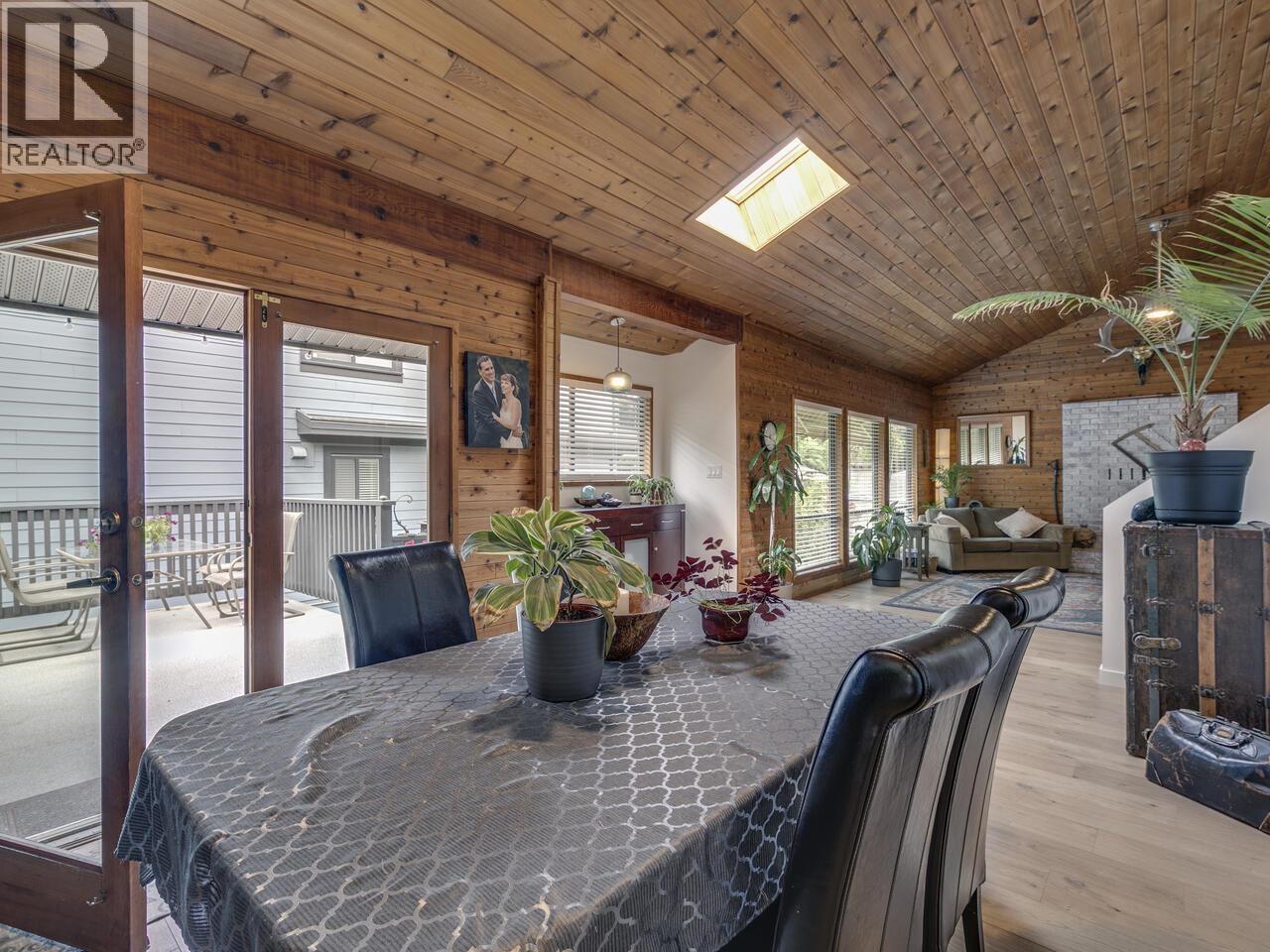 2111 MAMQUAM ROAD, Squamish