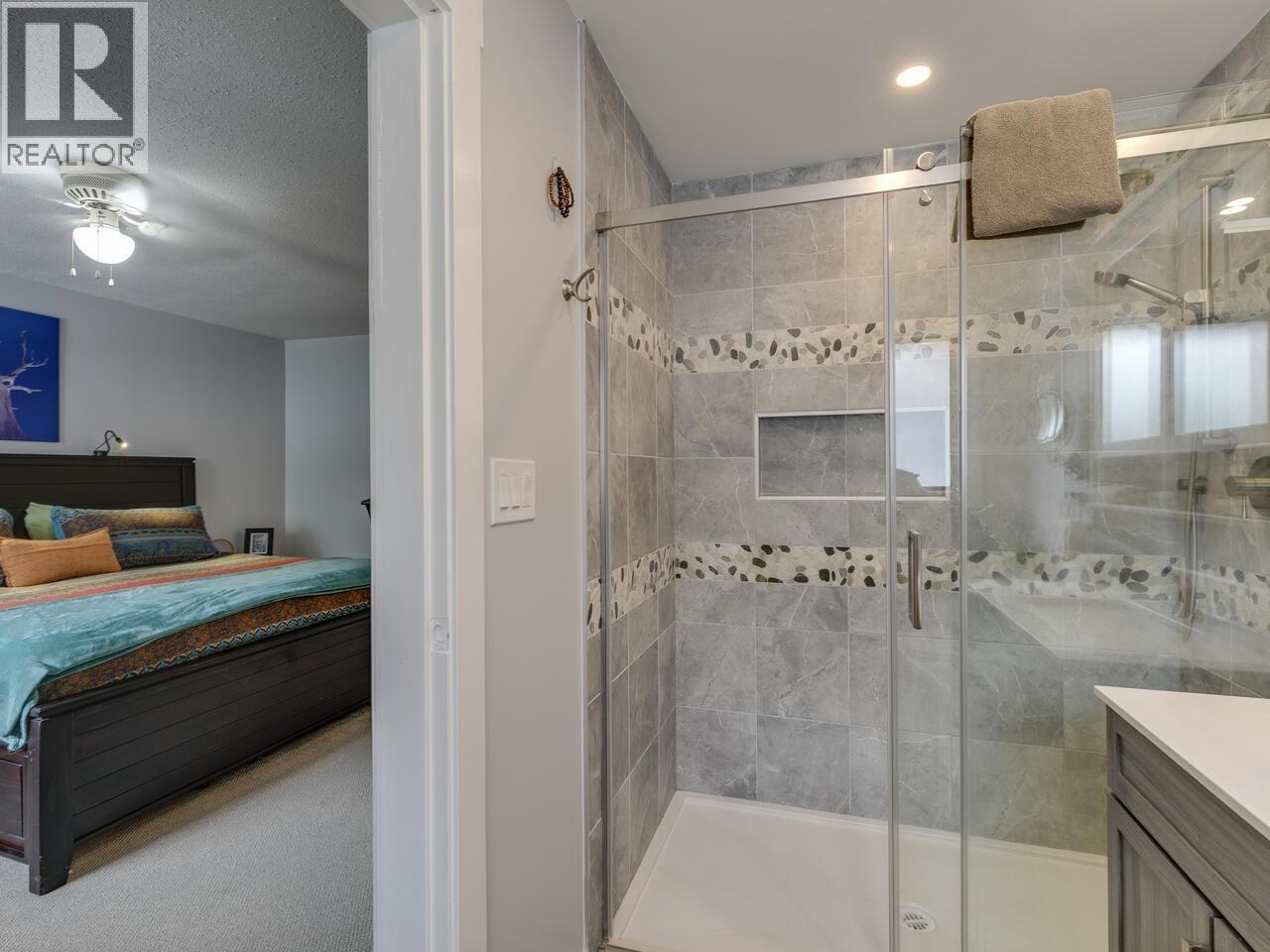 2111 MAMQUAM ROAD, Squamish