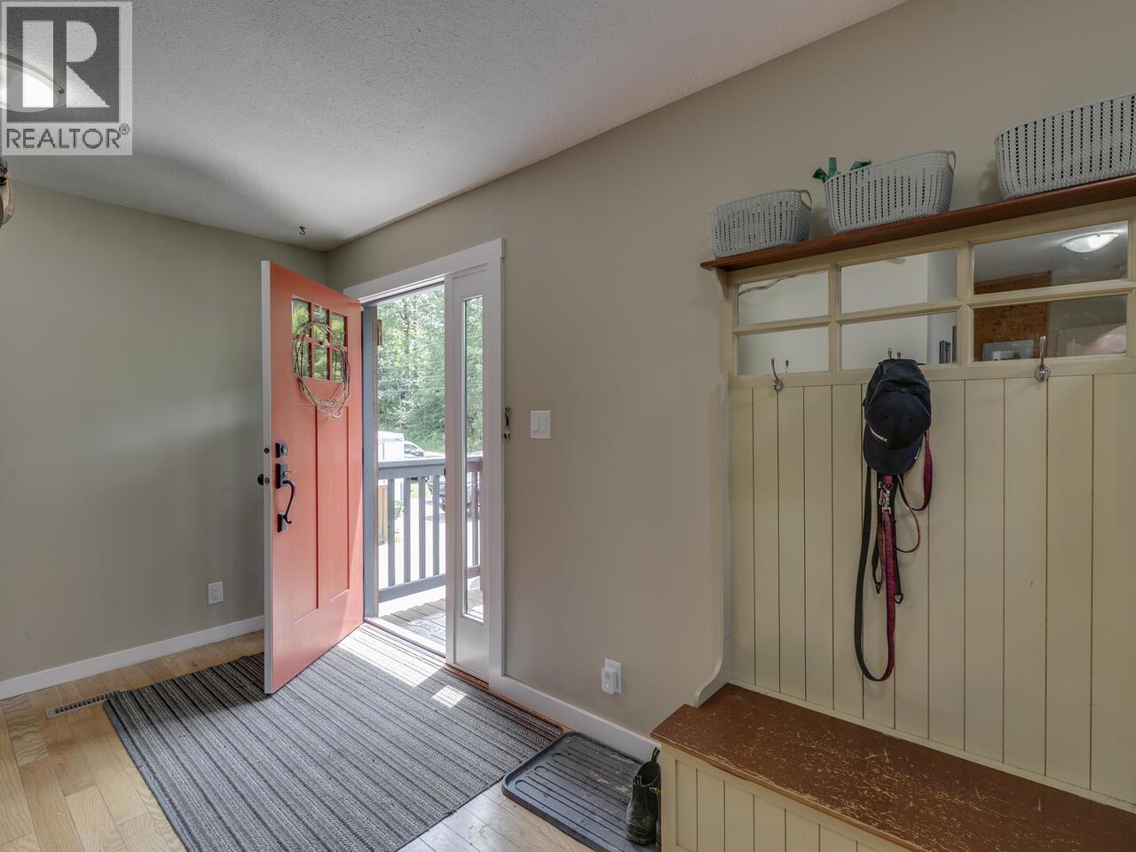 2111 MAMQUAM ROAD, Squamish