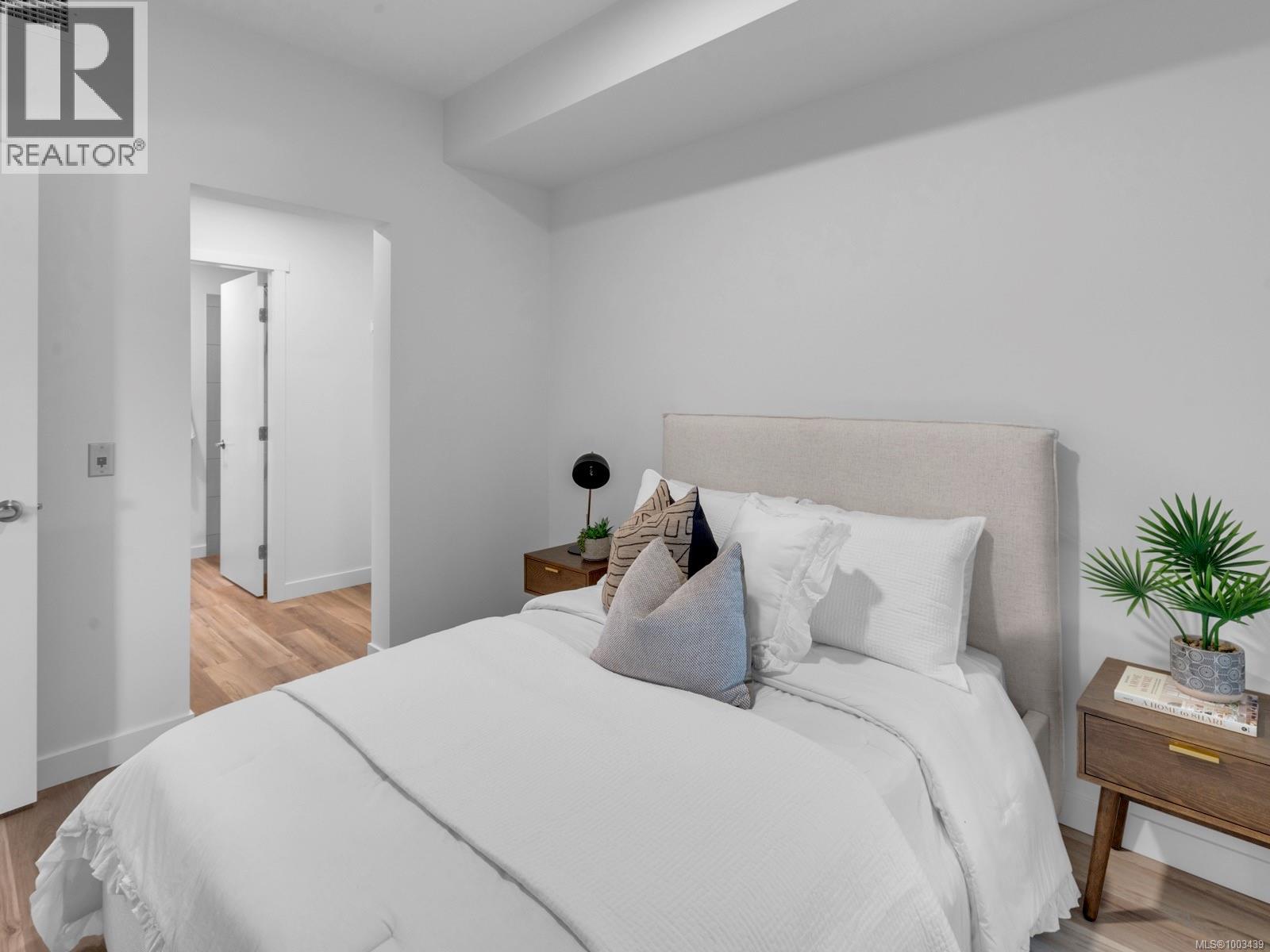 215 2390 City Gate Boulevard, Langford
