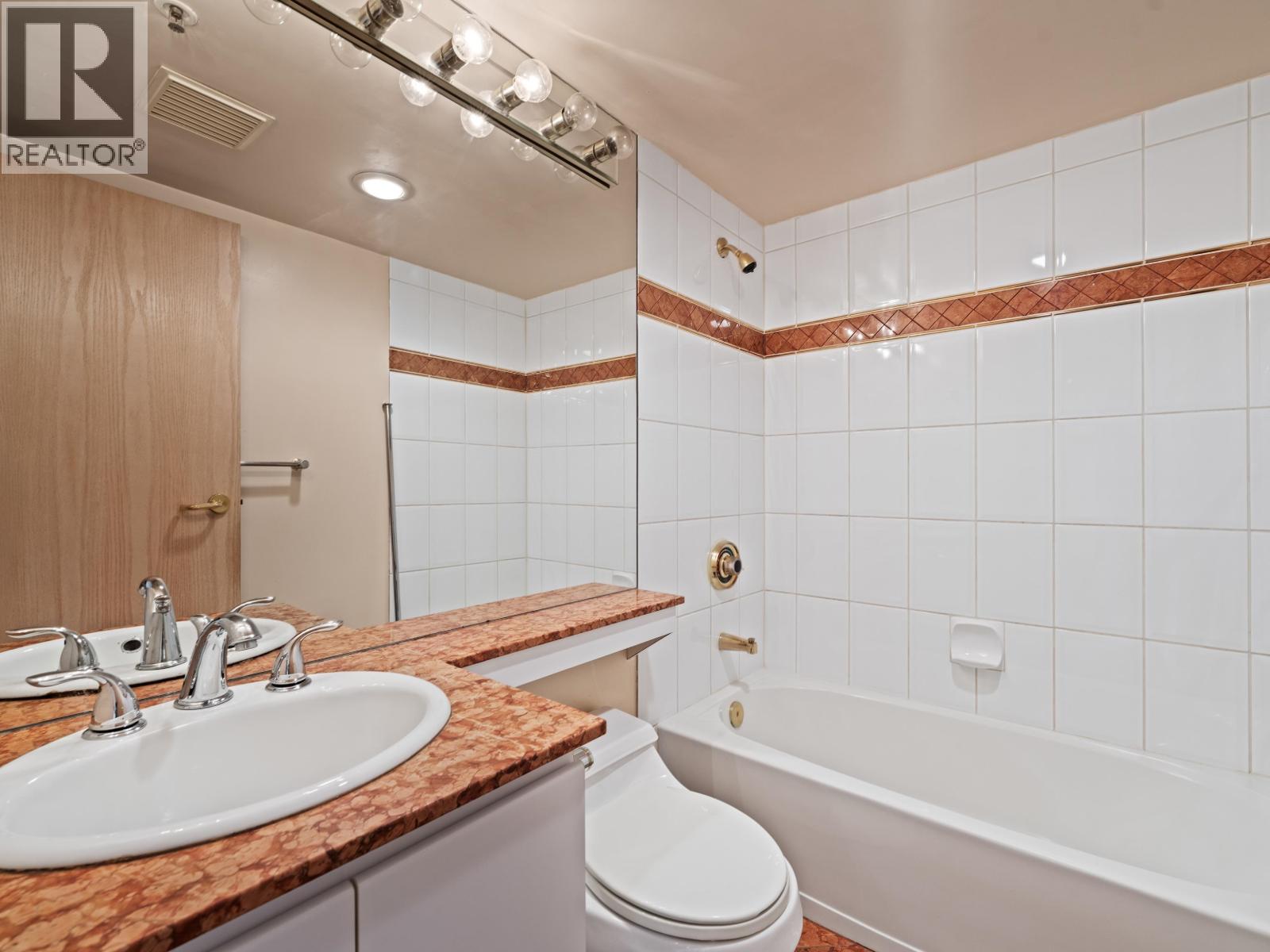7A 338 TAYLOR WAY, West Vancouver