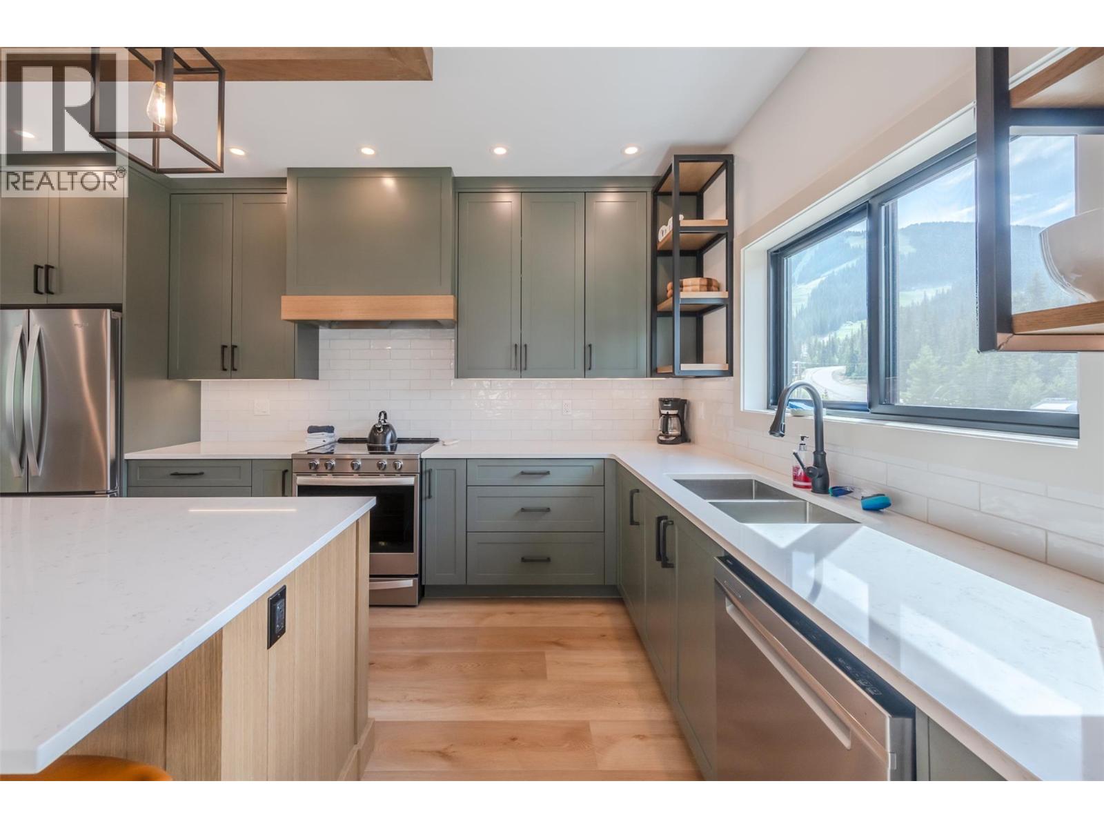 144 CLEARVIEW Crescent Unit# SL2, Penticton