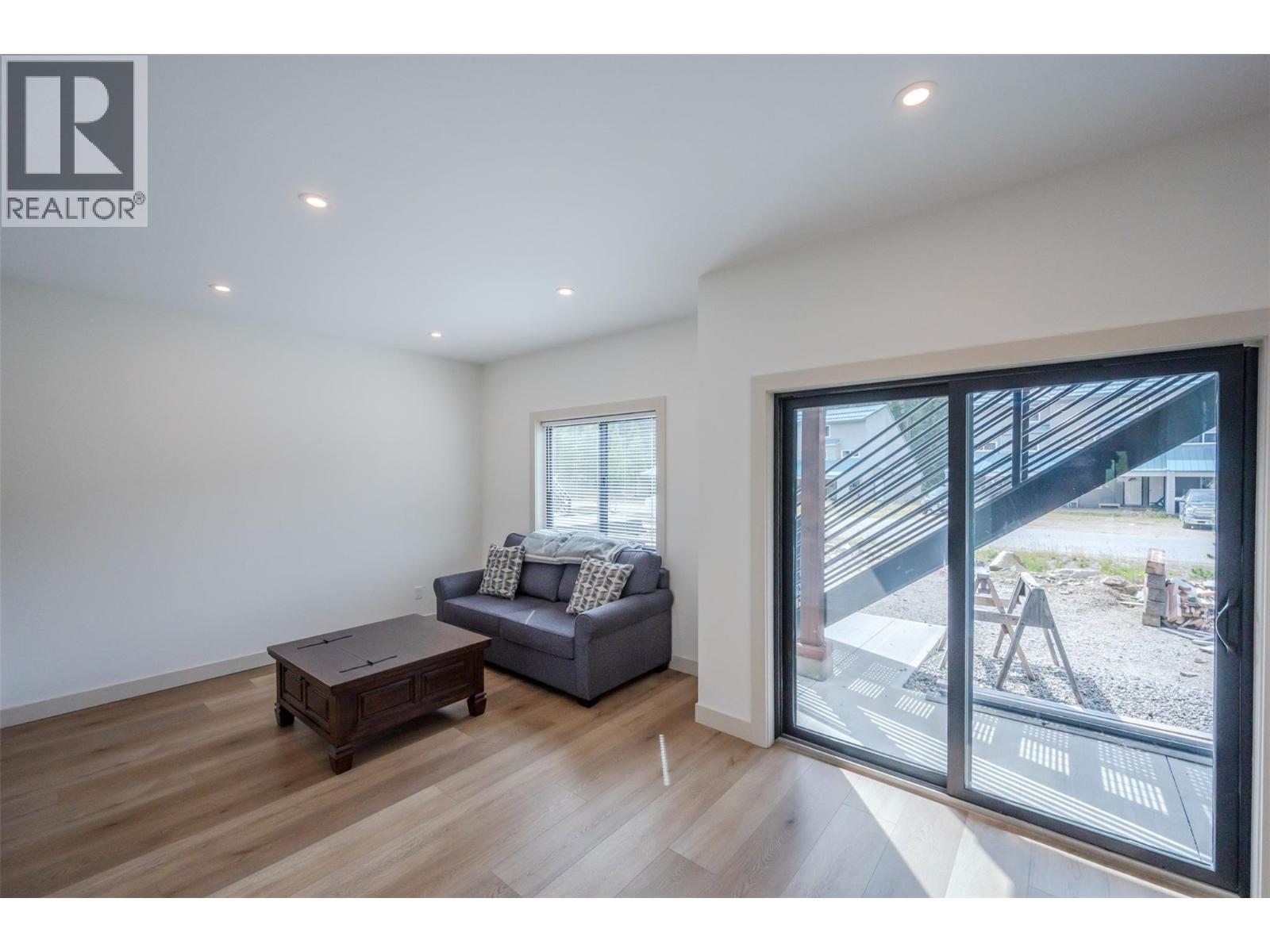 144 CLEARVIEW Crescent Unit# SL2, Penticton
