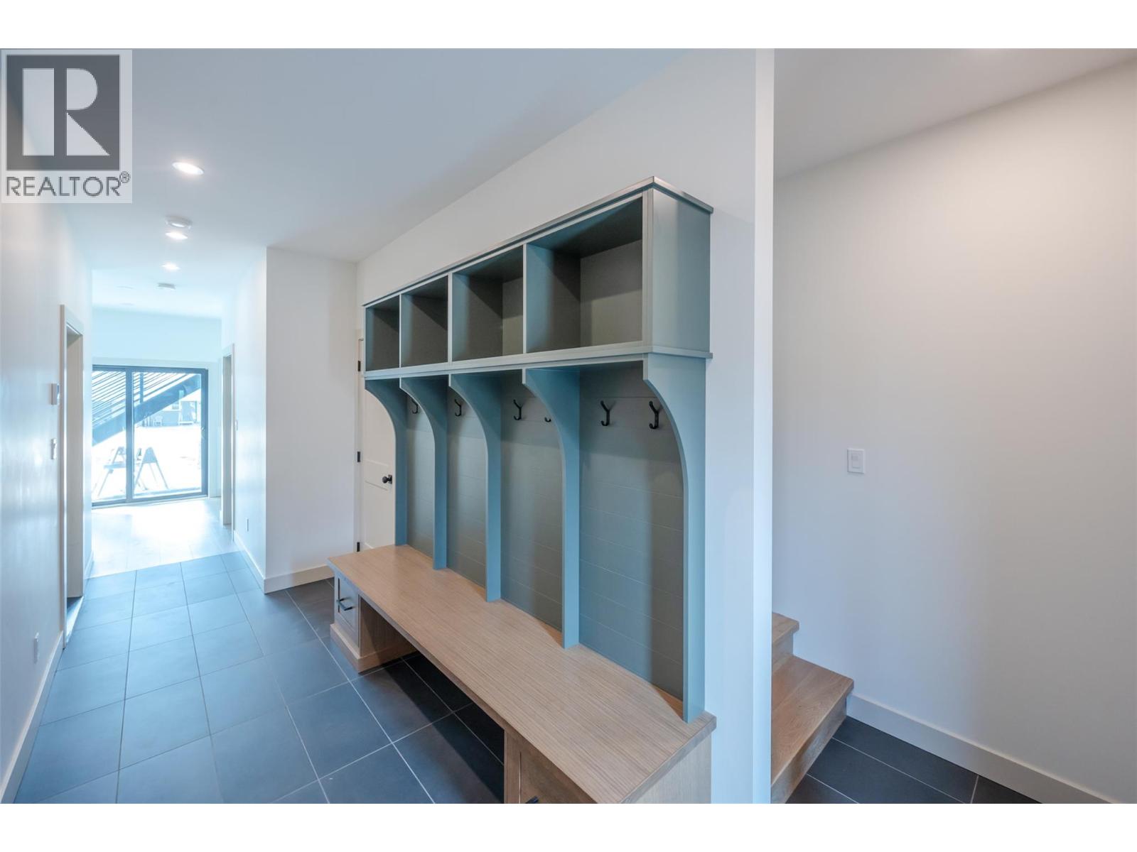 144 CLEARVIEW Crescent Unit# SL2, Penticton